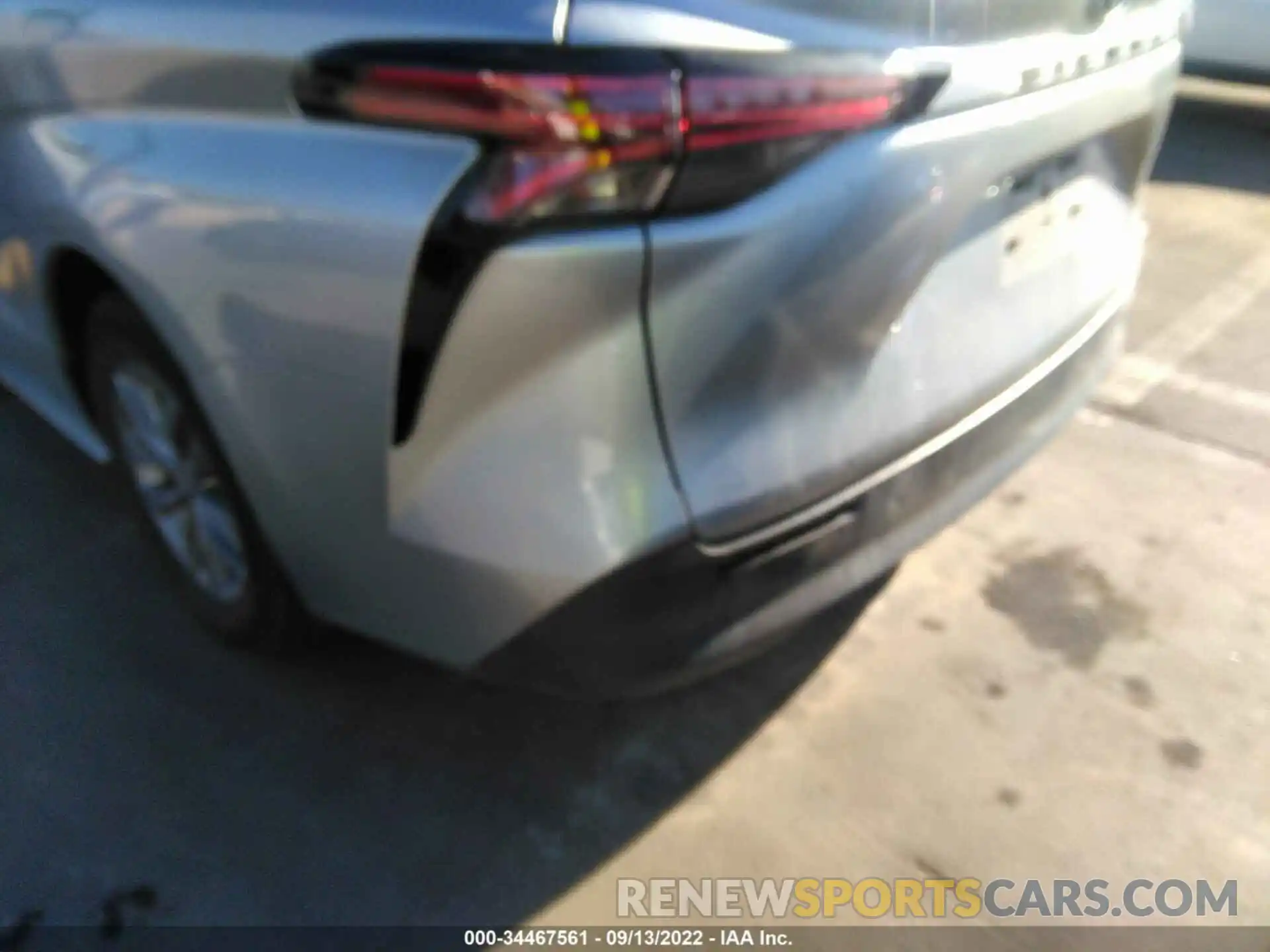 6 Photograph of a damaged car 5TDKRKEC0MS029644 TOYOTA SIENNA 2021