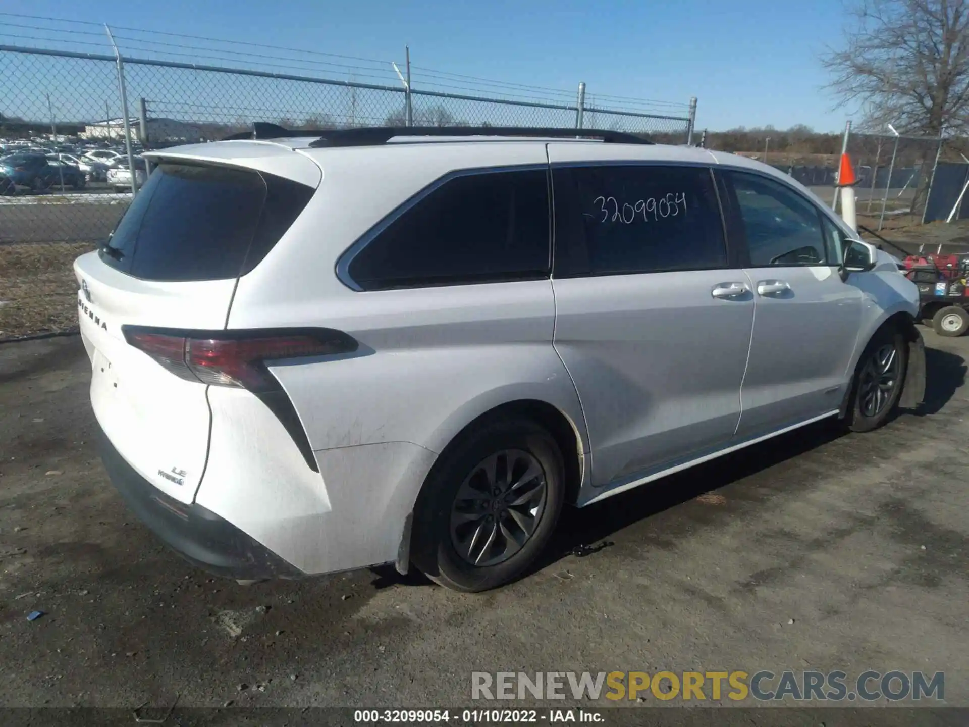 4 Фотография поврежденного автомобиля 5TDKRKEC0MS029854 TOYOTA SIENNA 2021