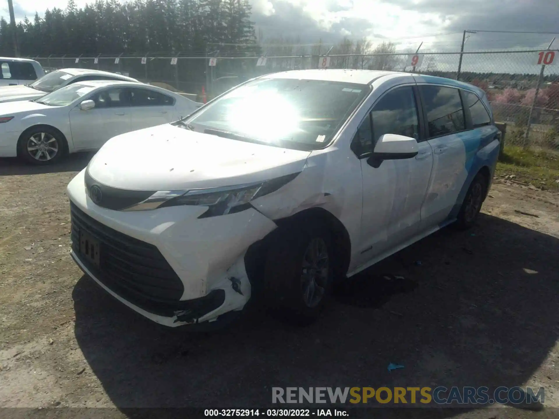 2 Photograph of a damaged car 5TDKRKEC0MS033144 TOYOTA SIENNA 2021