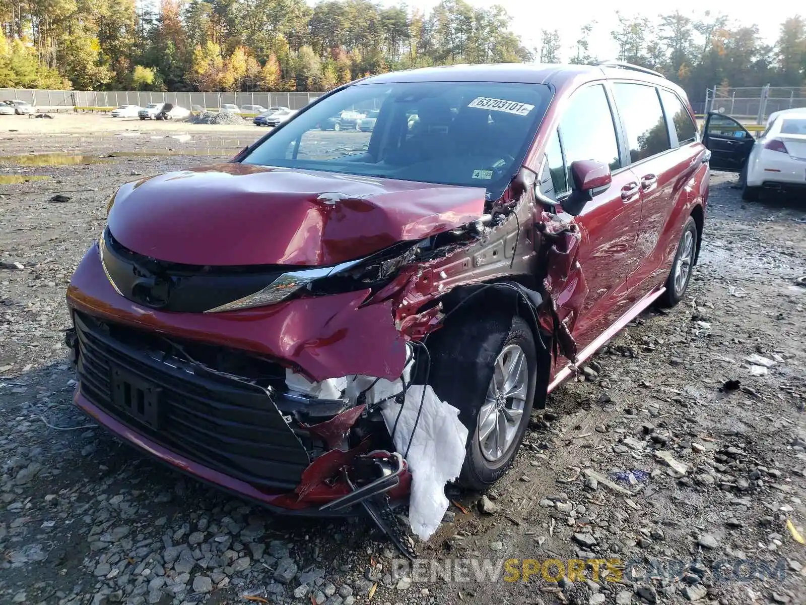 2 Photograph of a damaged car 5TDKRKEC0MS033631 TOYOTA SIENNA 2021