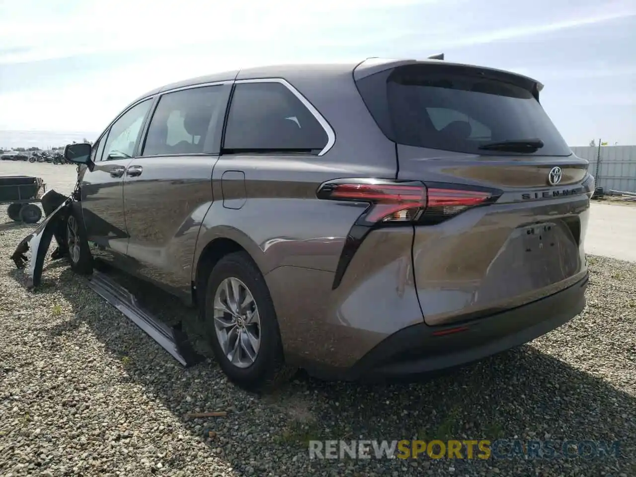 3 Photograph of a damaged car 5TDKRKEC0MS034763 TOYOTA SIENNA 2021