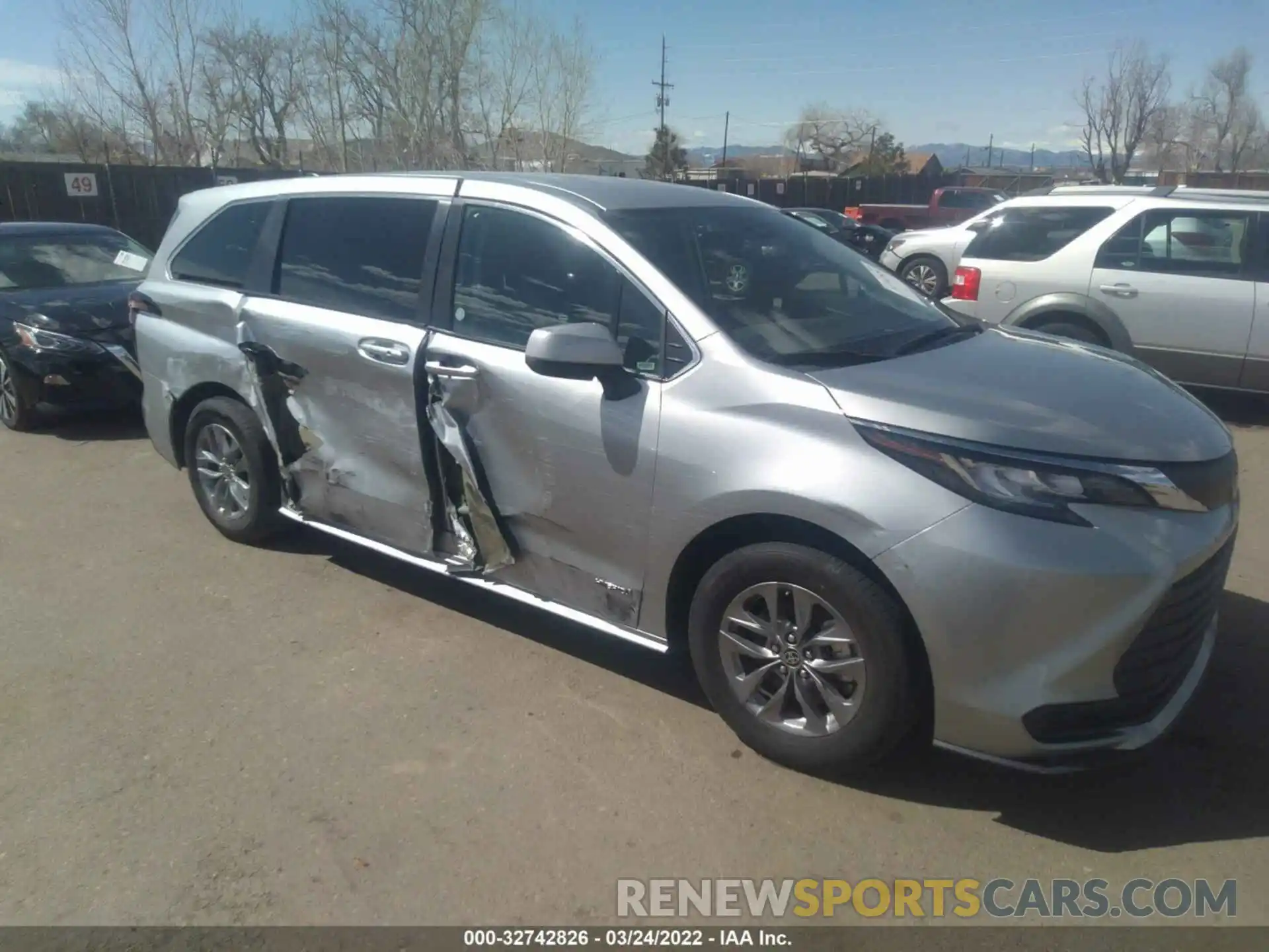 1 Photograph of a damaged car 5TDKRKEC0MS036691 TOYOTA SIENNA 2021