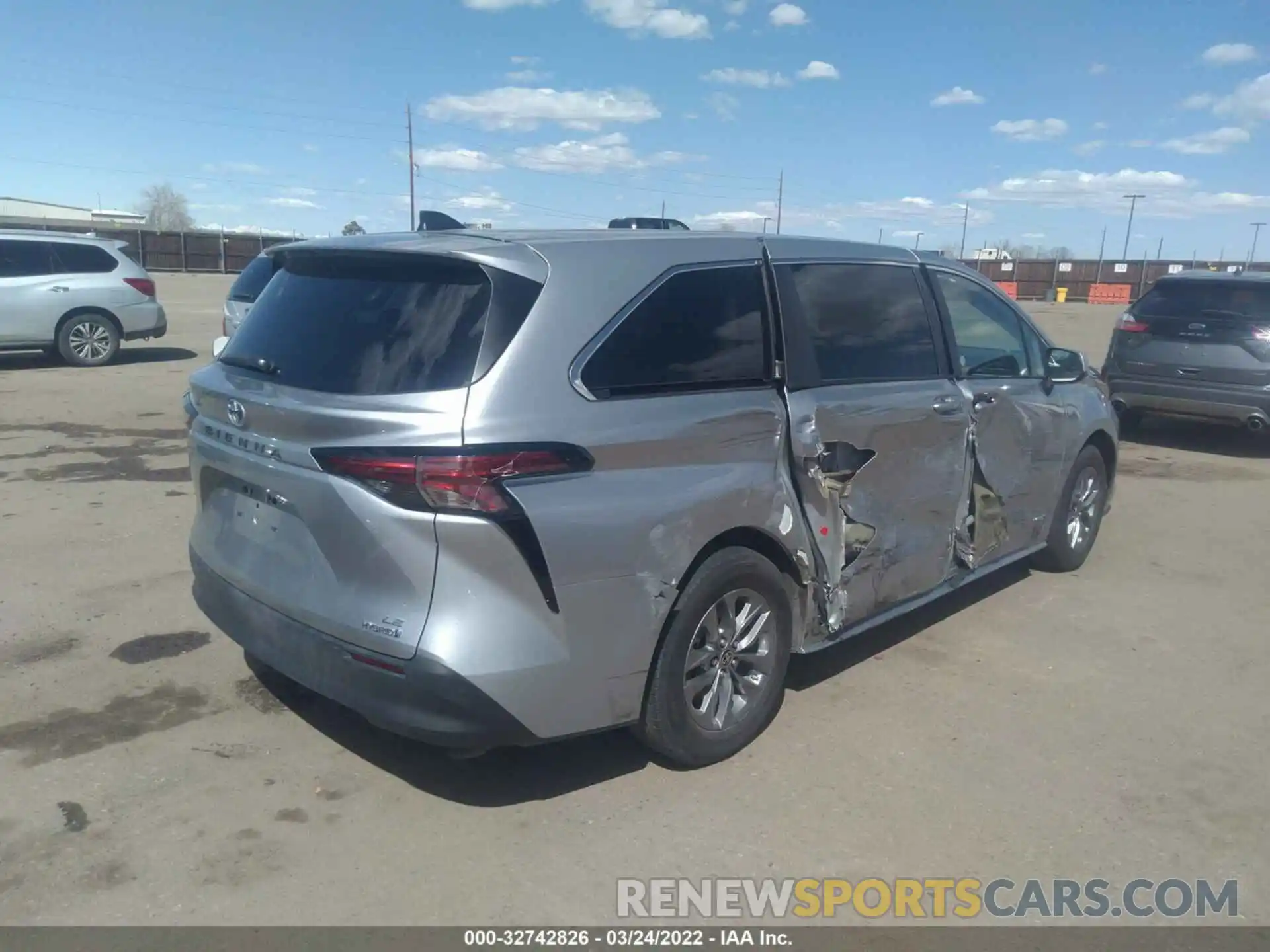 4 Фотография поврежденного автомобиля 5TDKRKEC0MS036691 TOYOTA SIENNA 2021