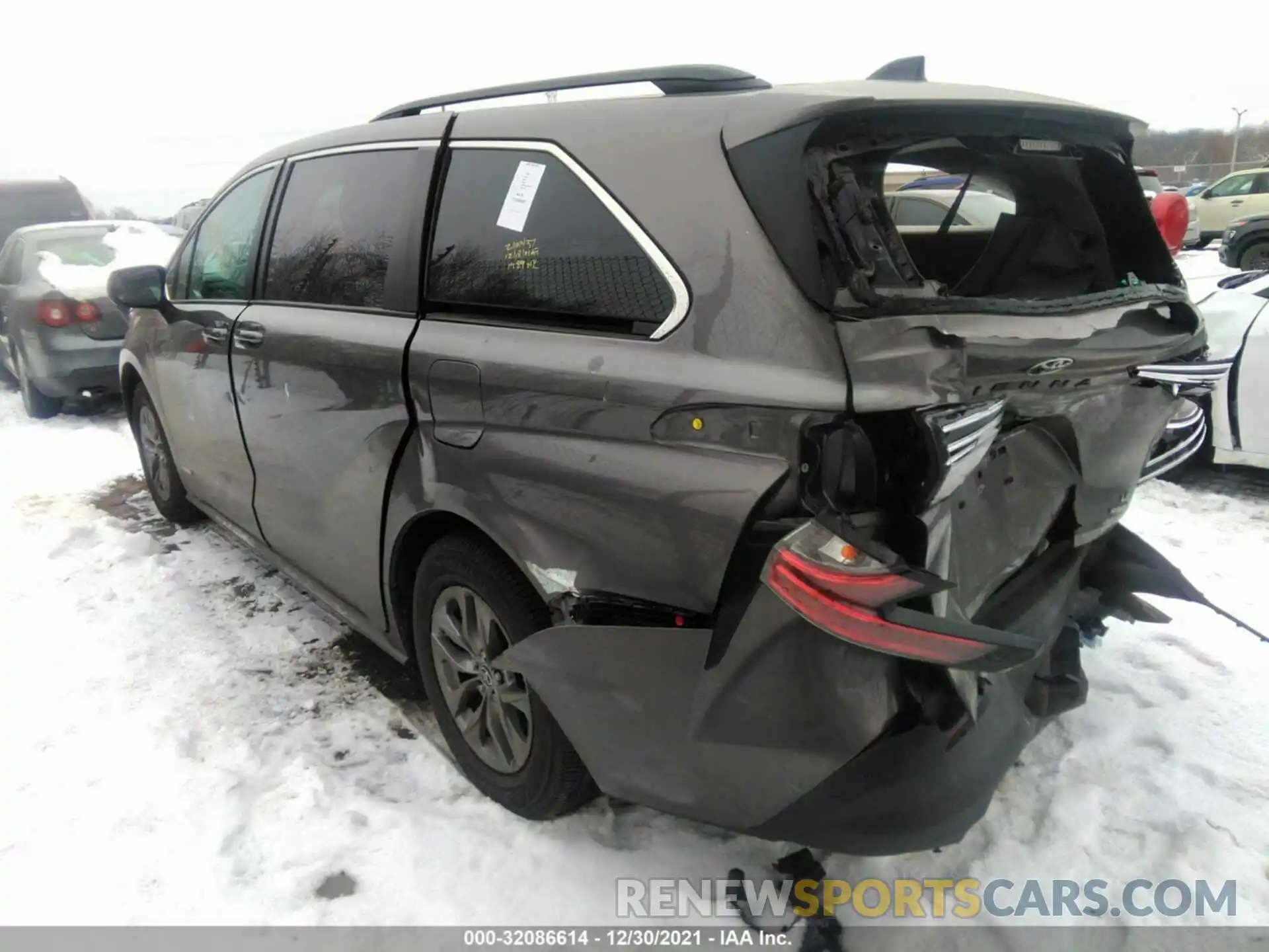 3 Фотография поврежденного автомобиля 5TDKRKEC0MS040630 TOYOTA SIENNA 2021