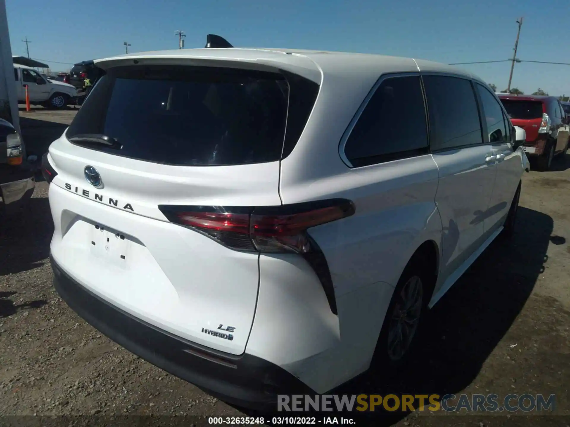 4 Photograph of a damaged car 5TDKRKEC0MS040899 TOYOTA SIENNA 2021