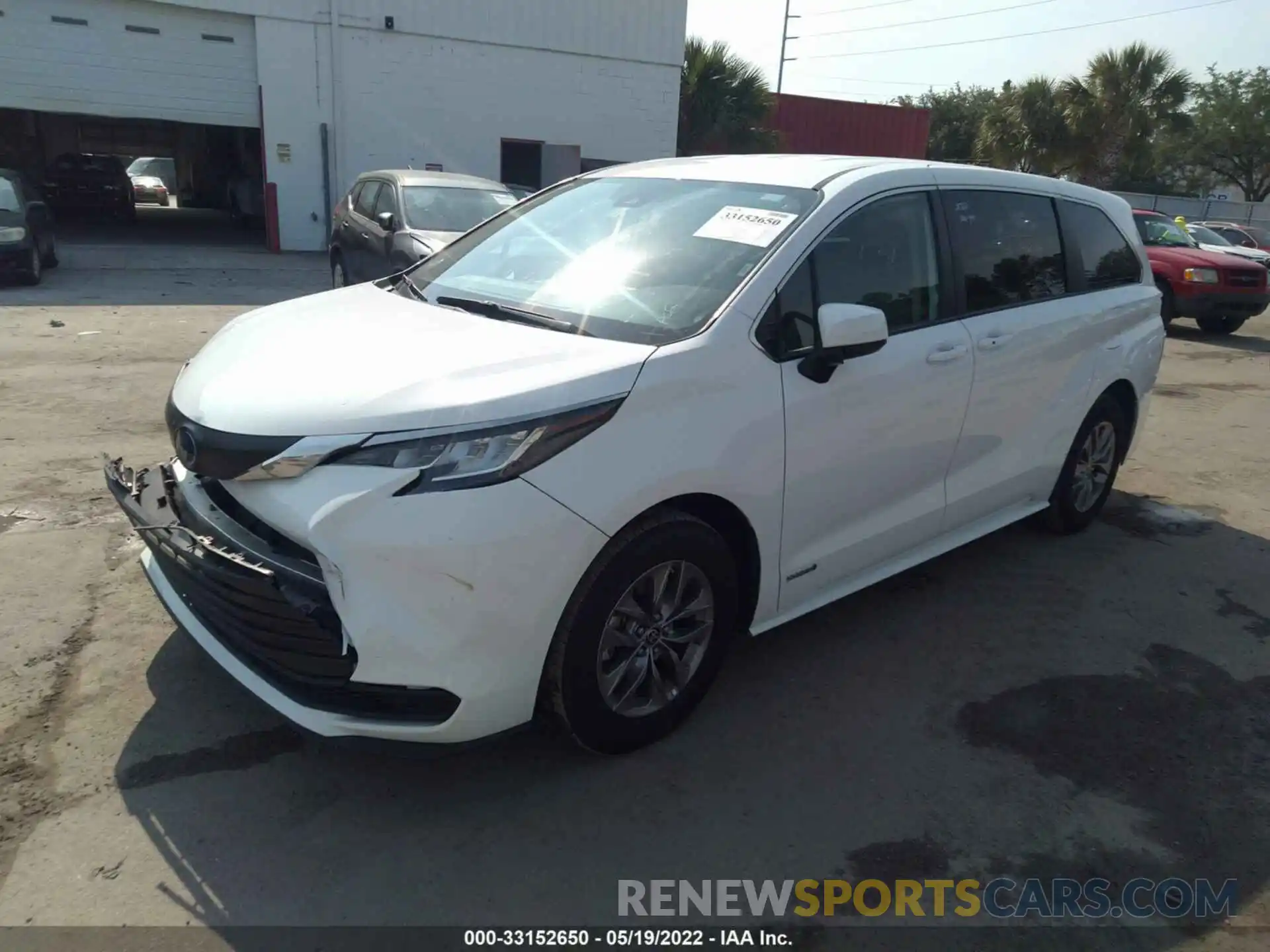 2 Фотография поврежденного автомобиля 5TDKRKEC0MS044810 TOYOTA SIENNA 2021