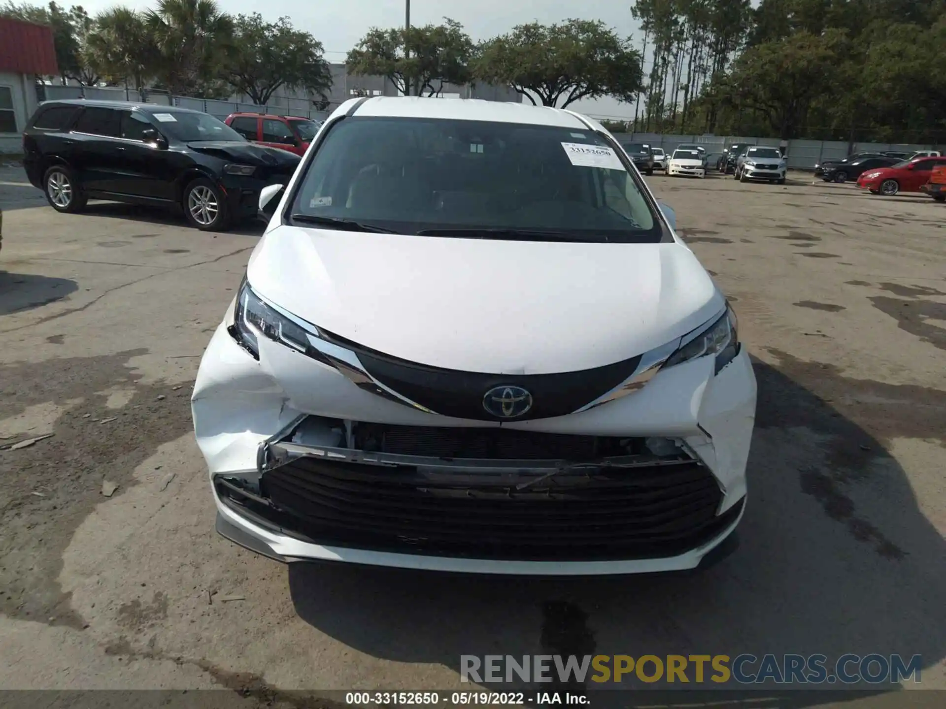 6 Photograph of a damaged car 5TDKRKEC0MS044810 TOYOTA SIENNA 2021