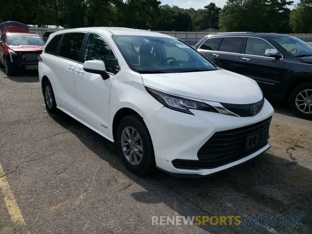 1 Photograph of a damaged car 5TDKRKEC0MS045892 TOYOTA SIENNA 2021