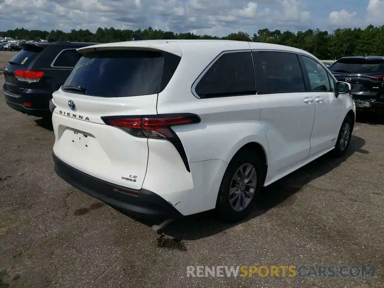 4 Photograph of a damaged car 5TDKRKEC0MS045892 TOYOTA SIENNA 2021