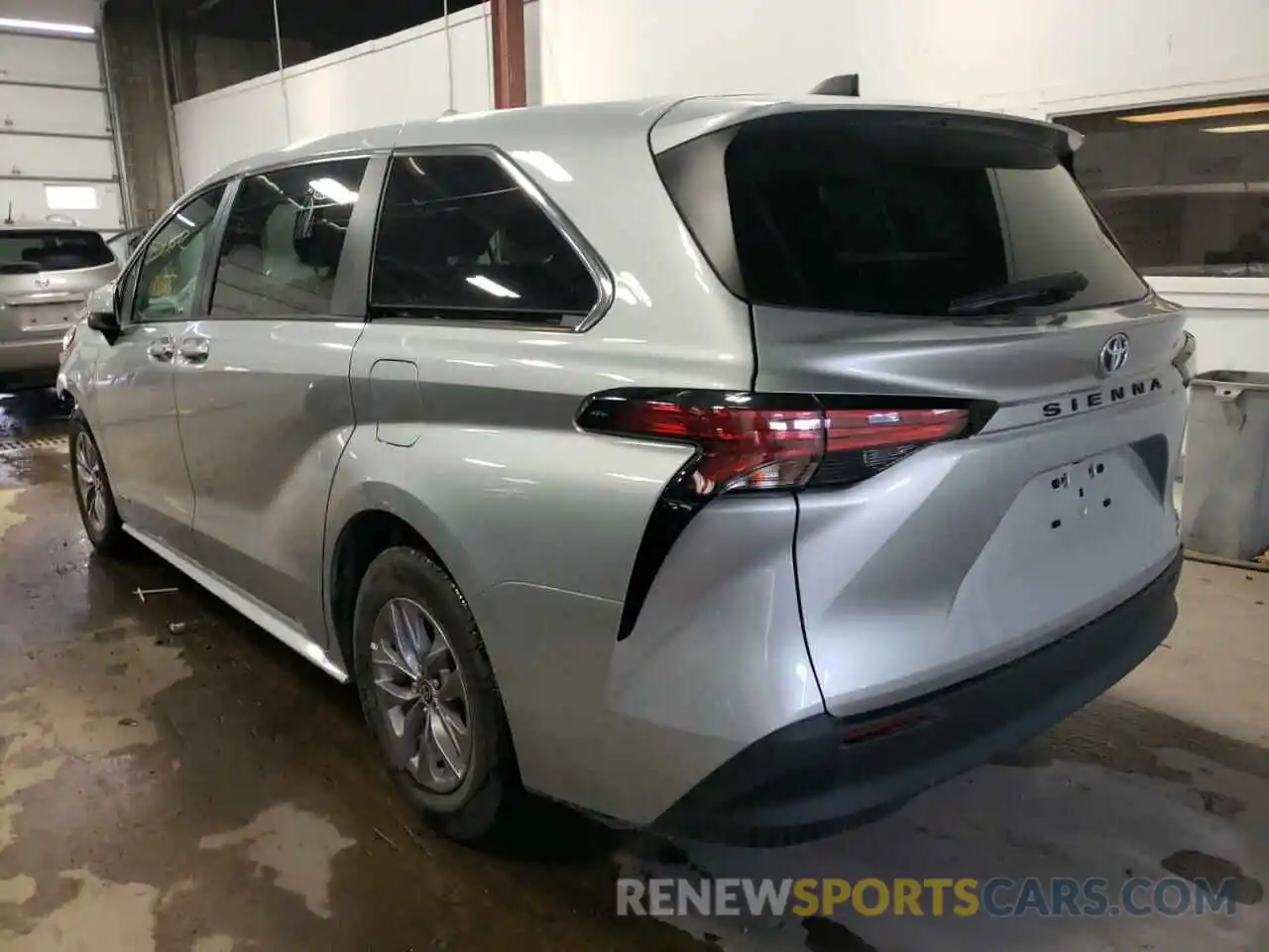 3 Photograph of a damaged car 5TDKRKEC0MS048209 TOYOTA SIENNA 2021