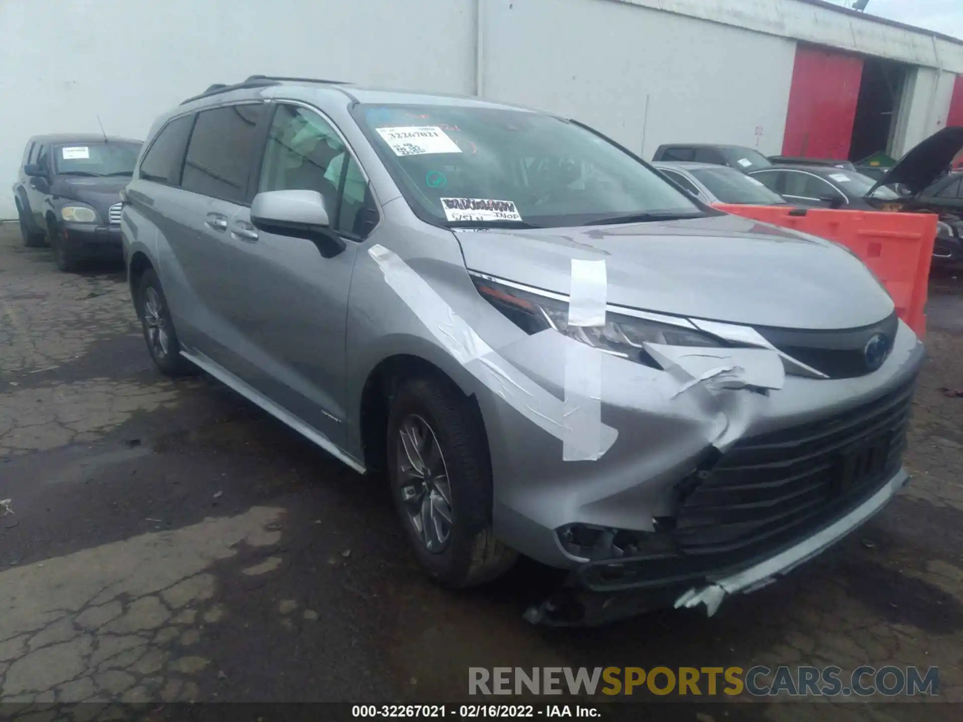 1 Фотография поврежденного автомобиля 5TDKRKEC0MS049621 TOYOTA SIENNA 2021