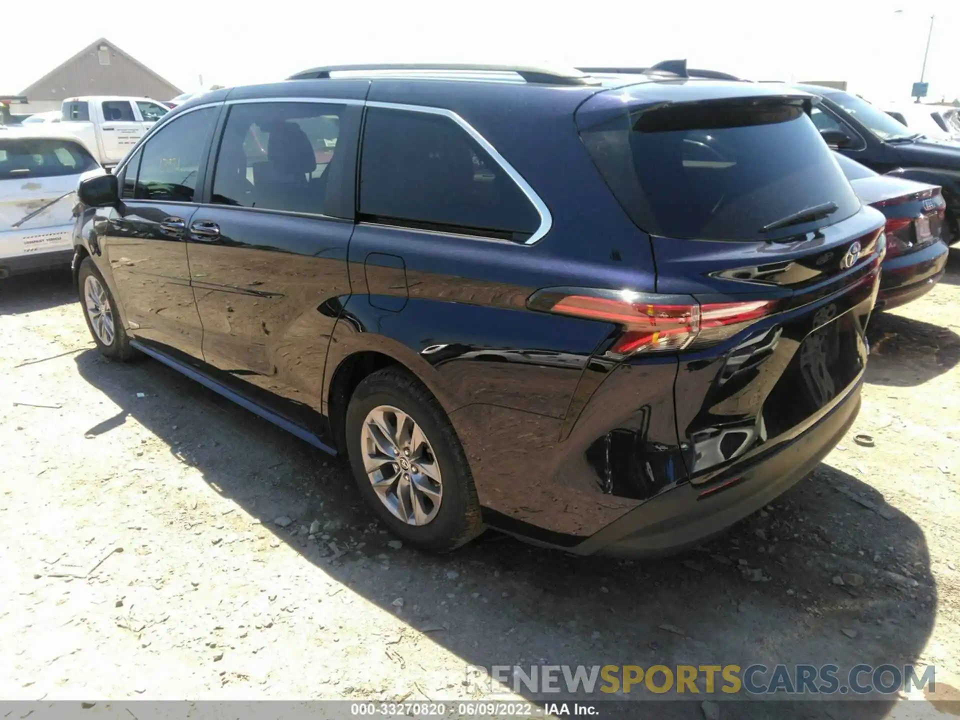 3 Фотография поврежденного автомобиля 5TDKRKEC0MS056469 TOYOTA SIENNA 2021