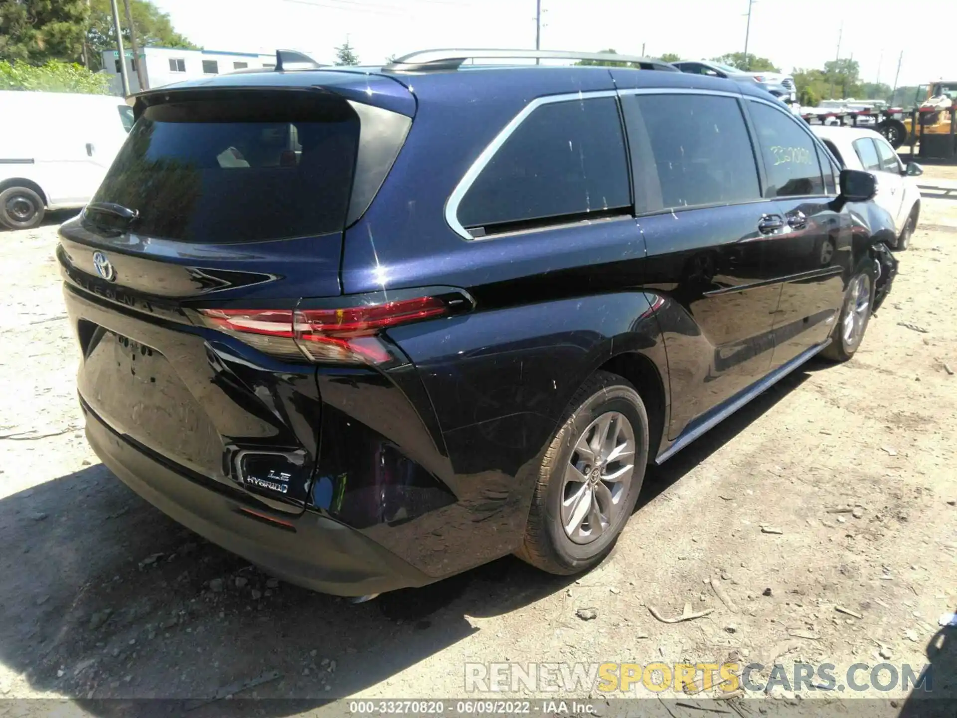 4 Photograph of a damaged car 5TDKRKEC0MS056469 TOYOTA SIENNA 2021