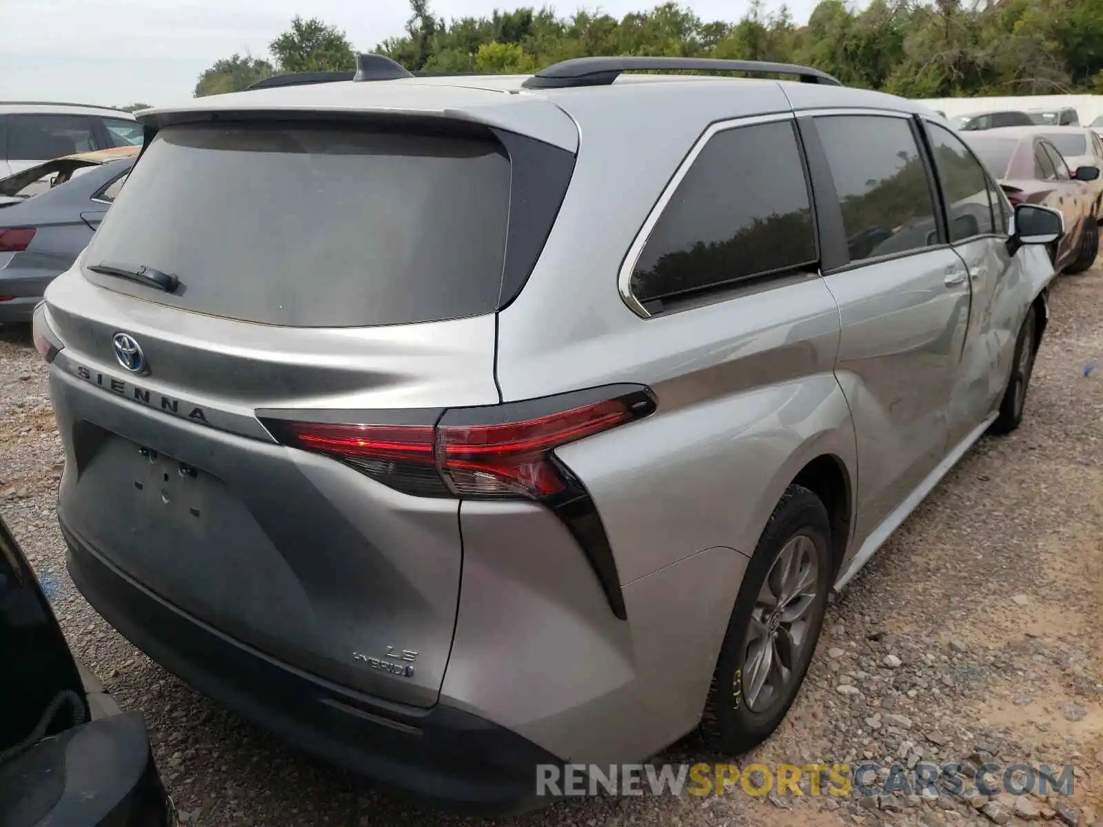 4 Photograph of a damaged car 5TDKRKEC1MS004994 TOYOTA SIENNA 2021