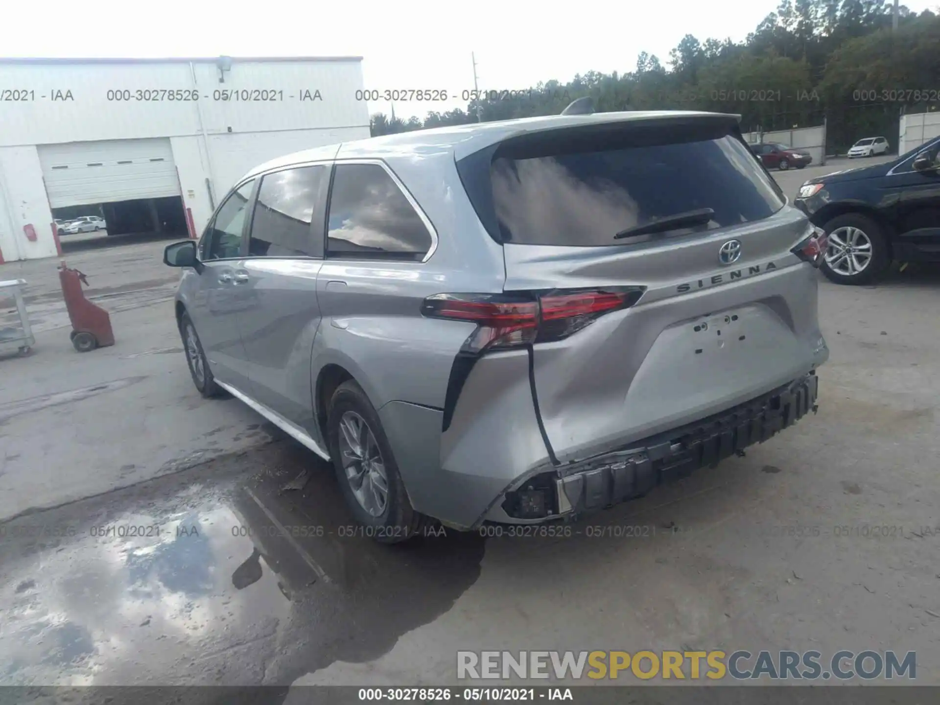 3 Photograph of a damaged car 5TDKRKEC1MS017079 TOYOTA SIENNA 2021