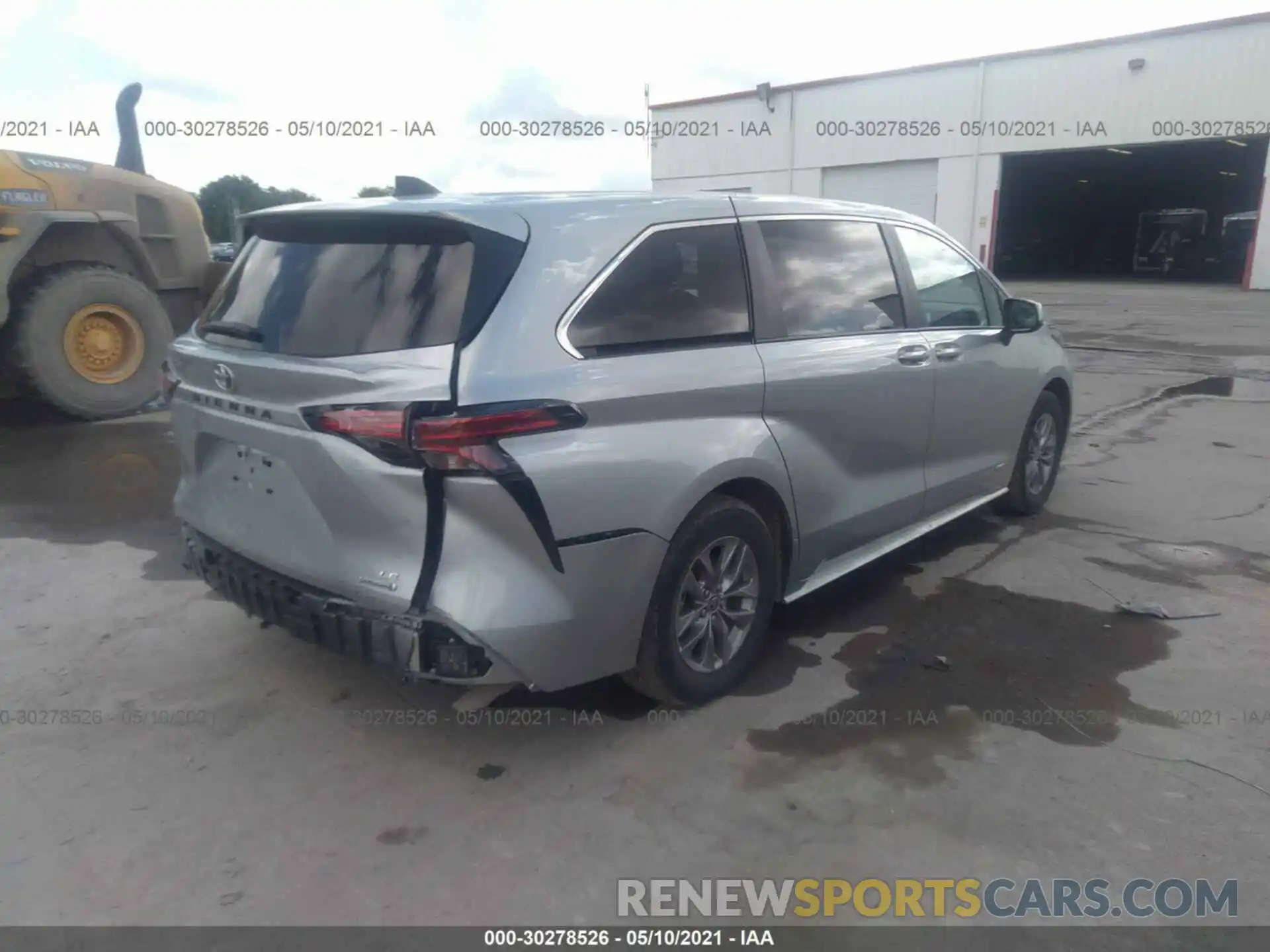 4 Photograph of a damaged car 5TDKRKEC1MS017079 TOYOTA SIENNA 2021