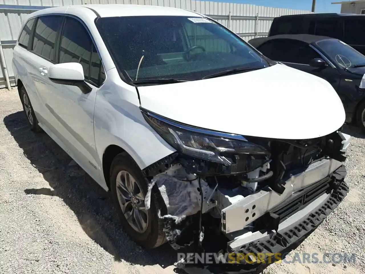 1 Photograph of a damaged car 5TDKRKEC1MS017700 TOYOTA SIENNA 2021