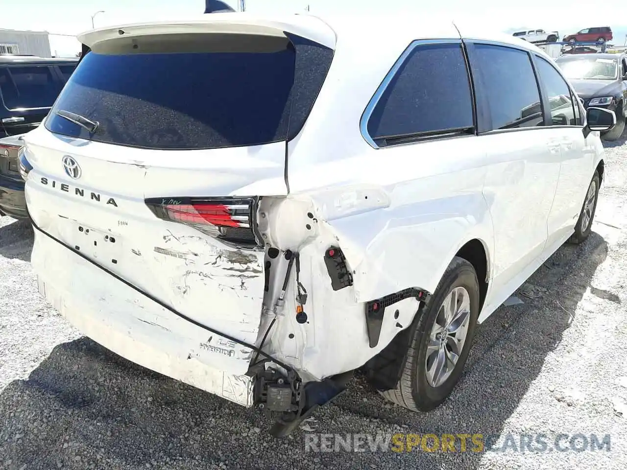 4 Photograph of a damaged car 5TDKRKEC1MS017700 TOYOTA SIENNA 2021