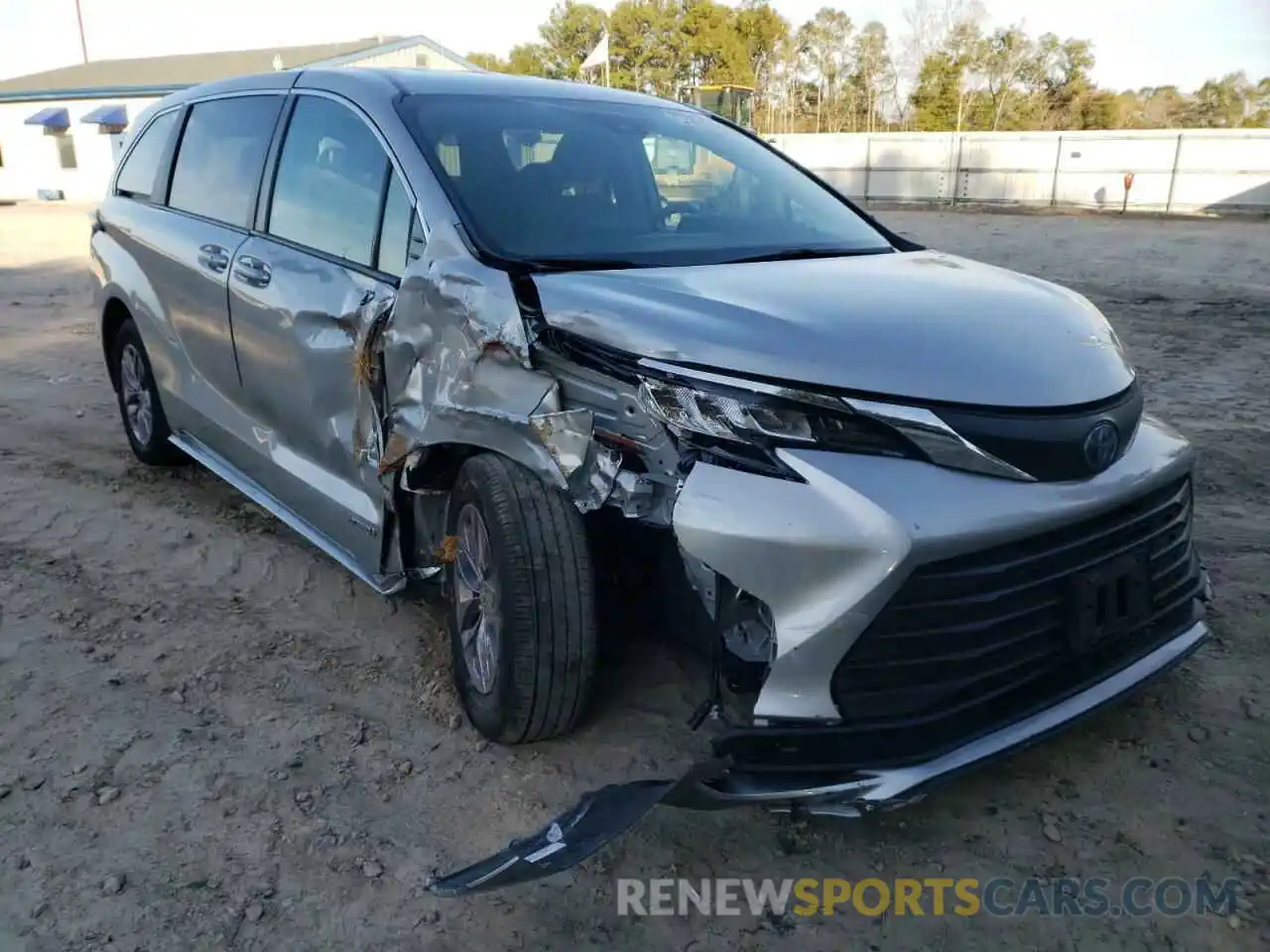 1 Photograph of a damaged car 5TDKRKEC1MS018216 TOYOTA SIENNA 2021