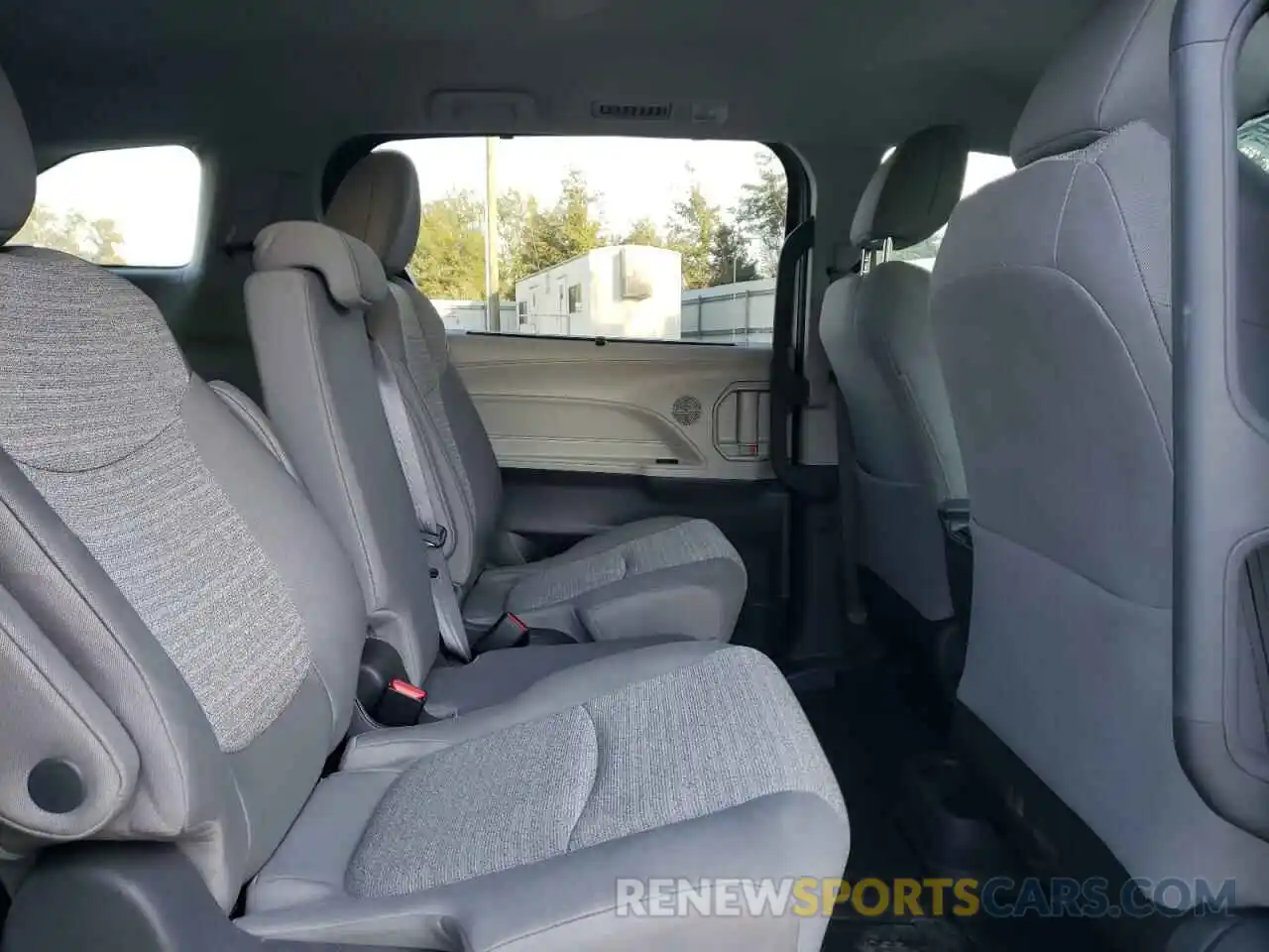 6 Photograph of a damaged car 5TDKRKEC1MS018216 TOYOTA SIENNA 2021