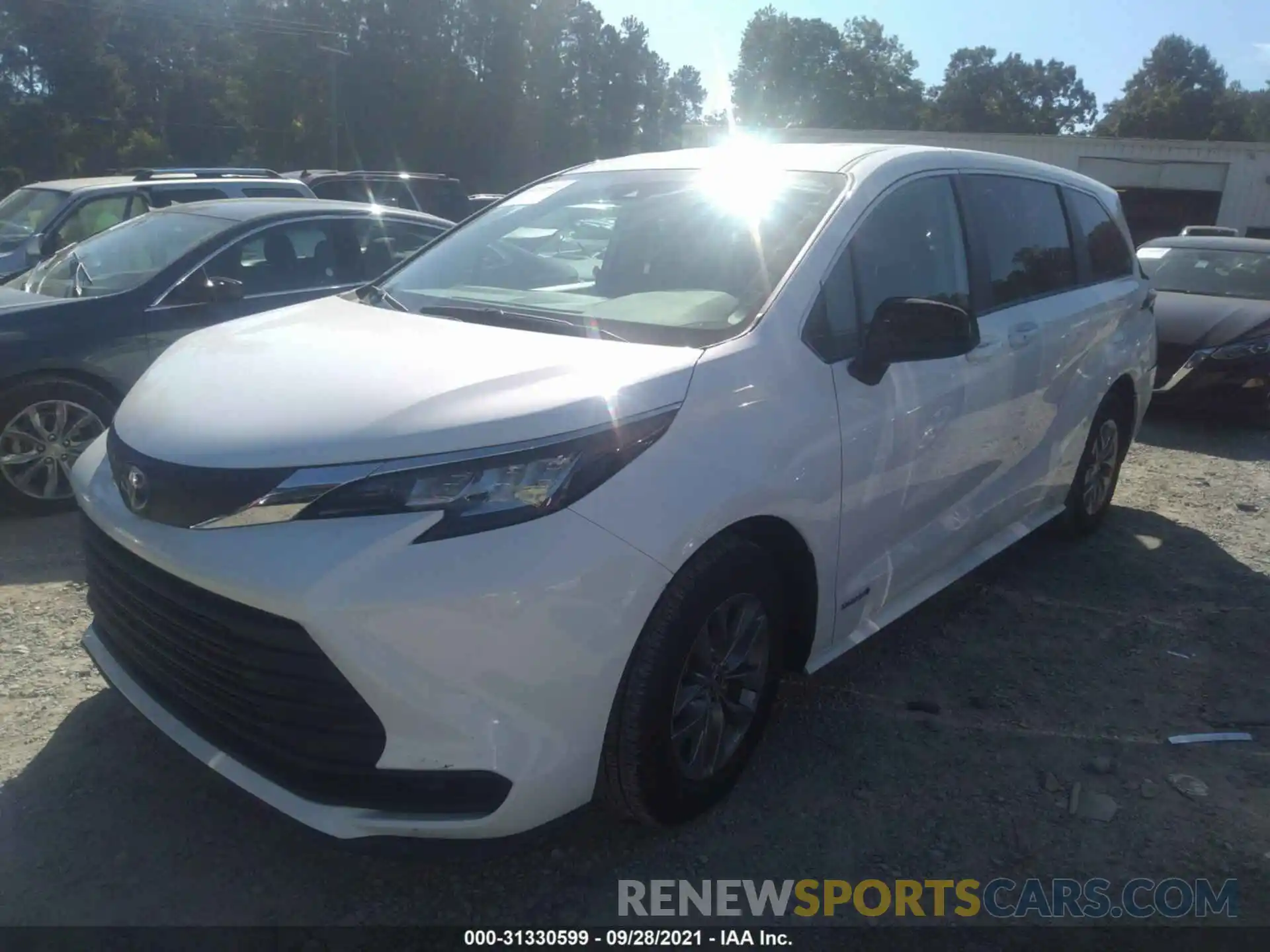 2 Photograph of a damaged car 5TDKRKEC1MS034660 TOYOTA SIENNA 2021