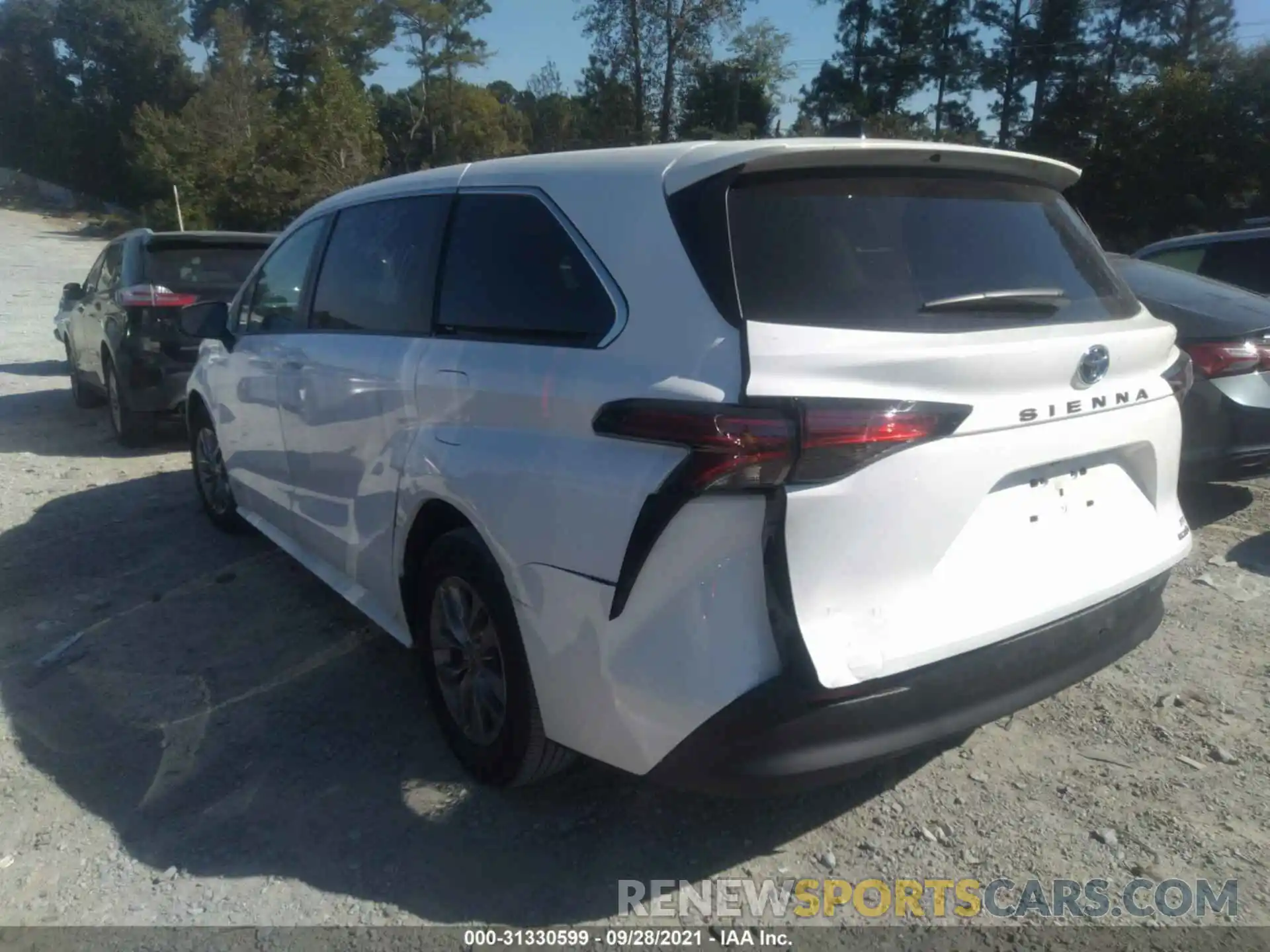 3 Photograph of a damaged car 5TDKRKEC1MS034660 TOYOTA SIENNA 2021