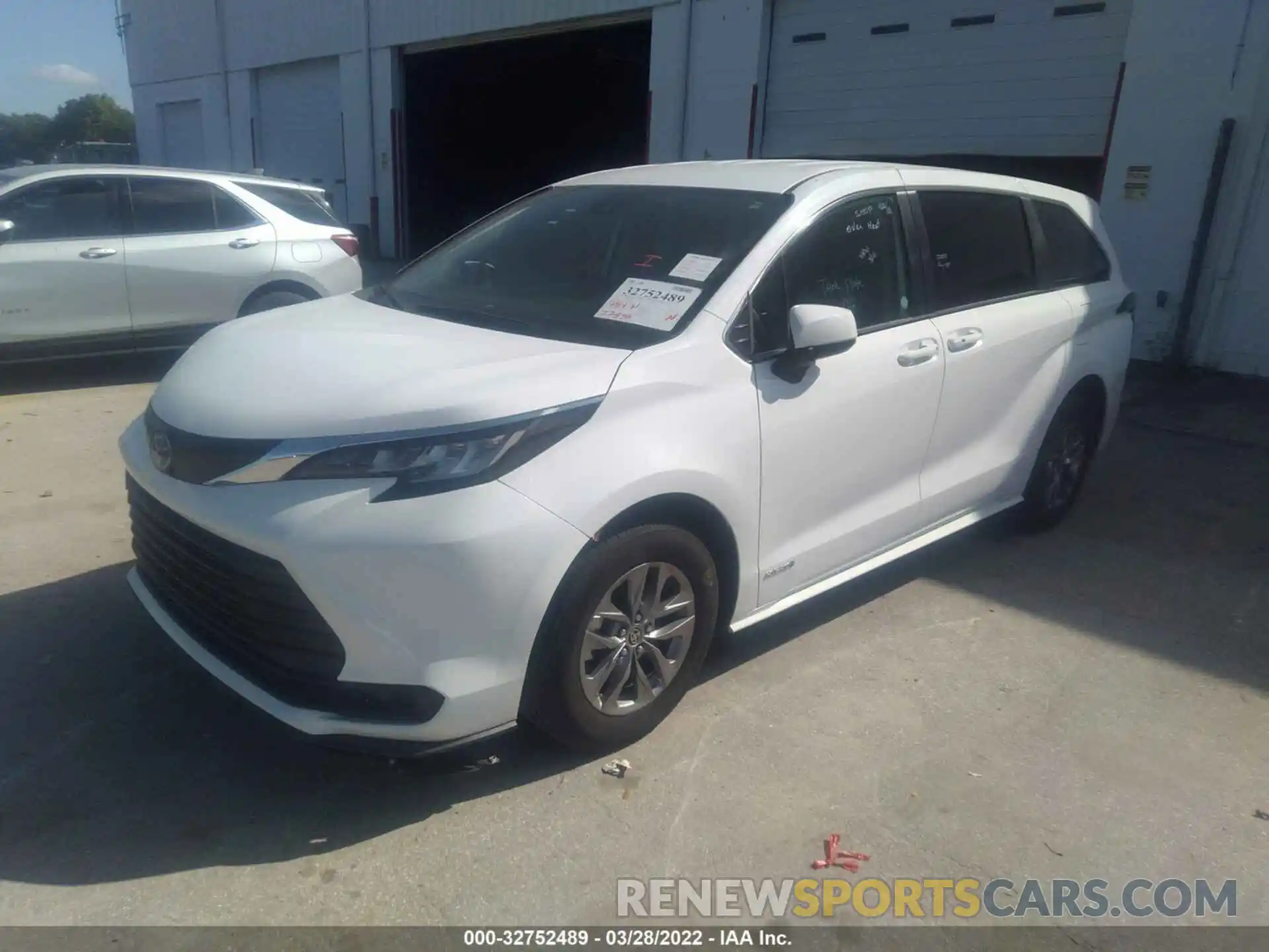 2 Фотография поврежденного автомобиля 5TDKRKEC1MS035937 TOYOTA SIENNA 2021