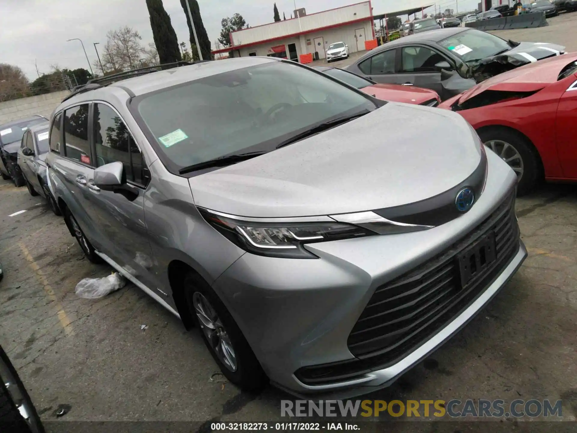 1 Photograph of a damaged car 5TDKRKEC1MS039180 TOYOTA SIENNA 2021