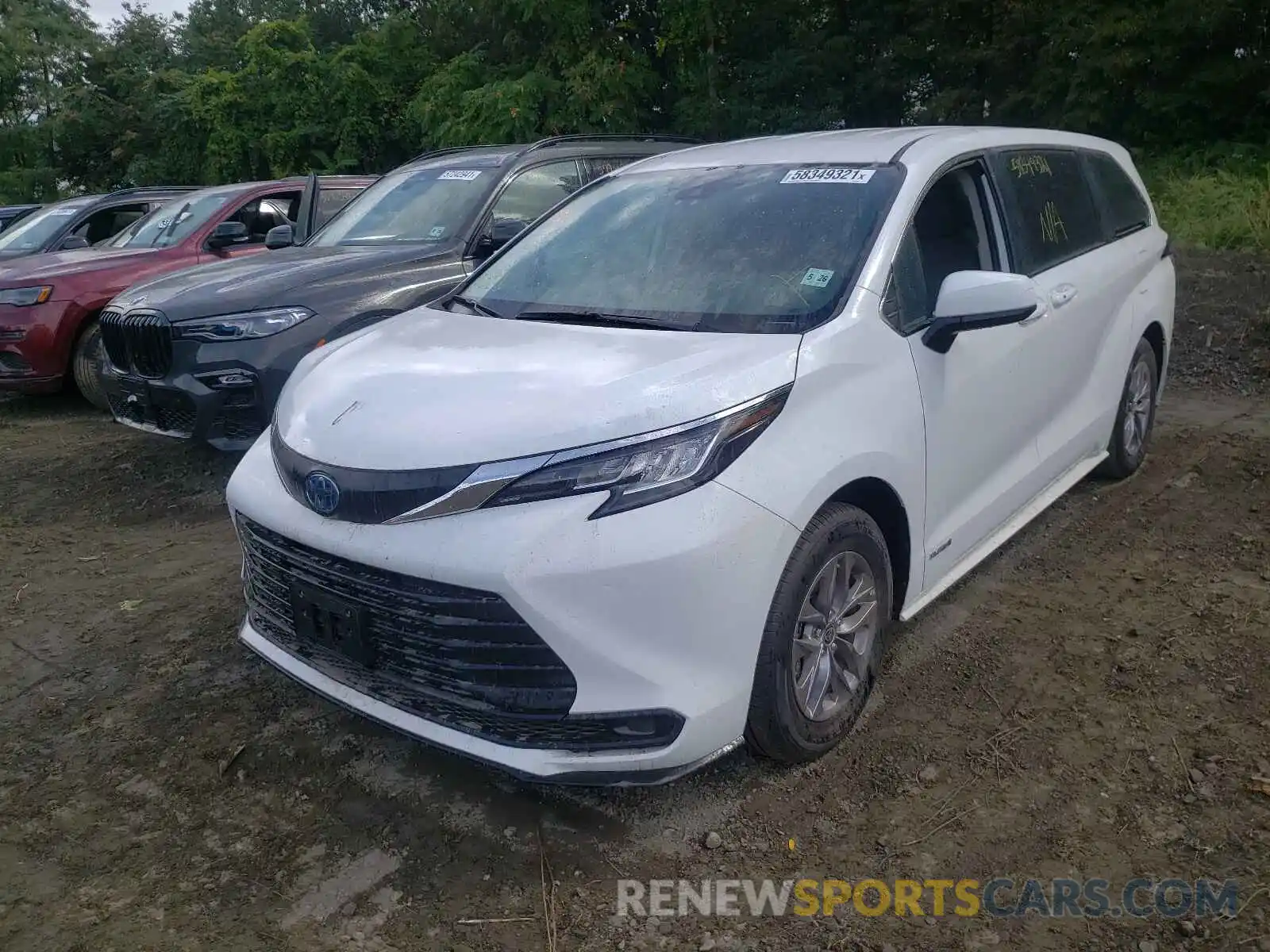 2 Photograph of a damaged car 5TDKRKEC1MS041124 TOYOTA SIENNA 2021