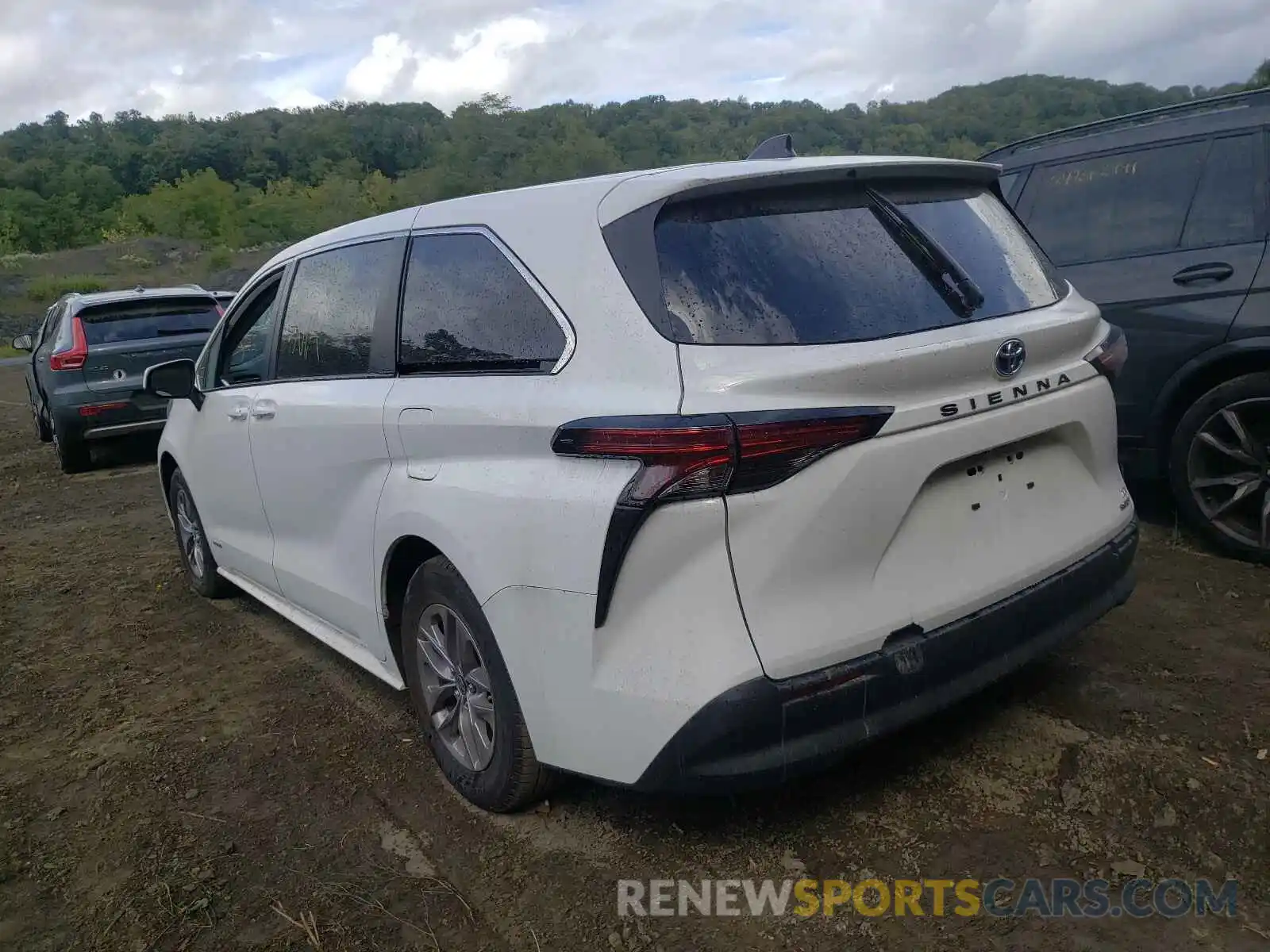 3 Photograph of a damaged car 5TDKRKEC1MS041124 TOYOTA SIENNA 2021