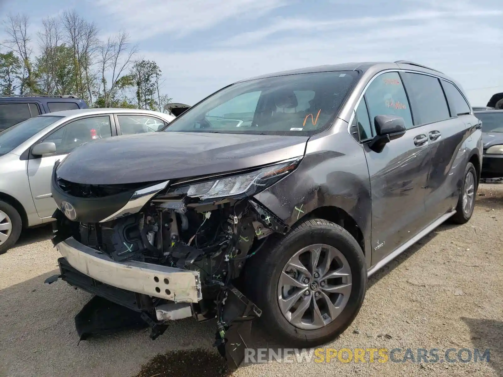 2 Photograph of a damaged car 5TDKRKEC1MS041270 TOYOTA SIENNA 2021