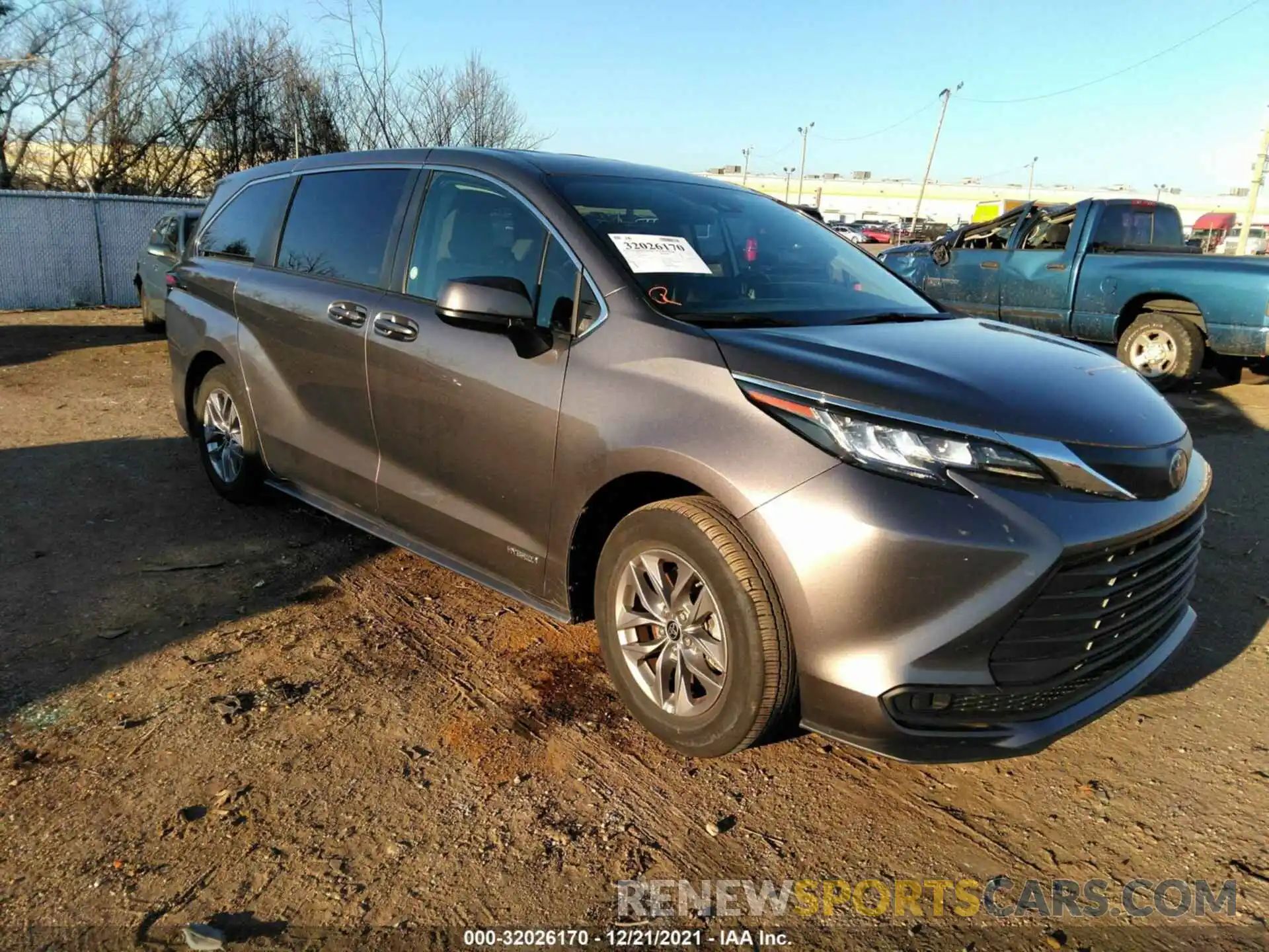 1 Photograph of a damaged car 5TDKRKEC1MS045643 TOYOTA SIENNA 2021