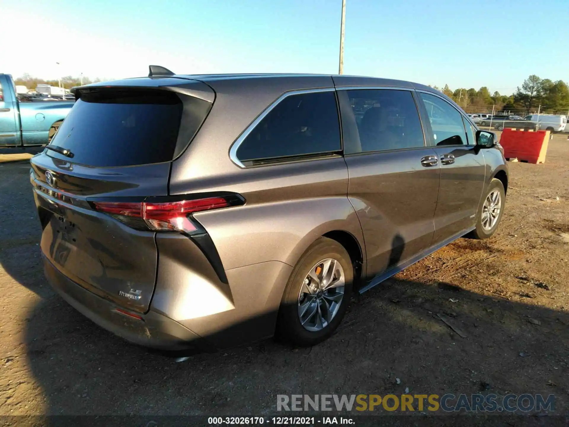 4 Фотография поврежденного автомобиля 5TDKRKEC1MS045643 TOYOTA SIENNA 2021