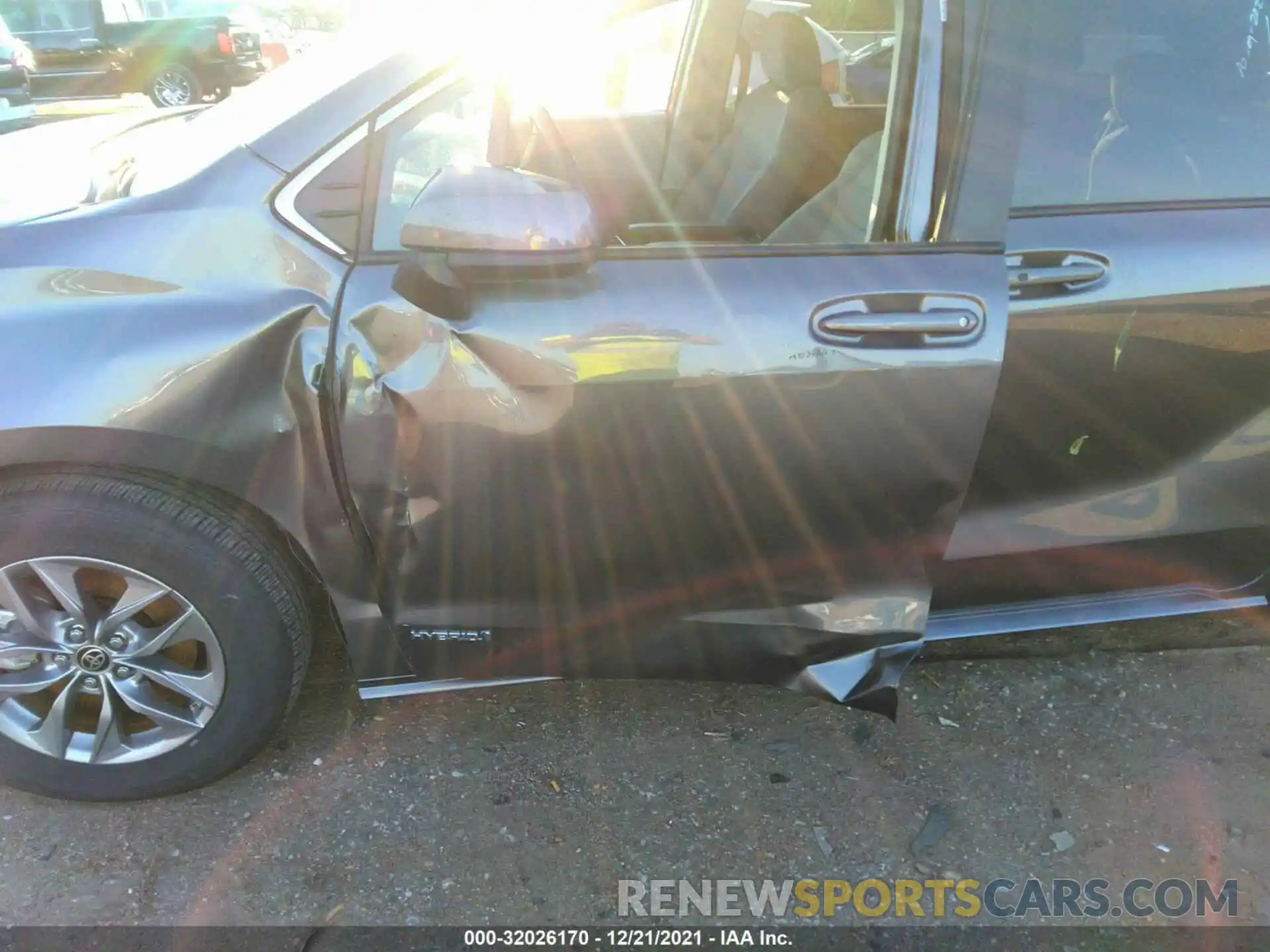 6 Photograph of a damaged car 5TDKRKEC1MS045643 TOYOTA SIENNA 2021