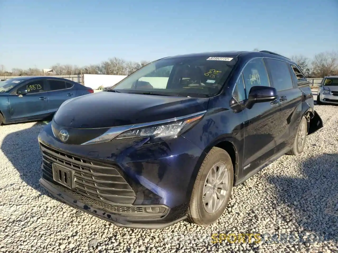 2 Photograph of a damaged car 5TDKRKEC1MS063219 TOYOTA SIENNA 2021