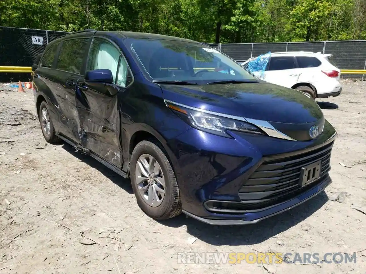 1 Фотография поврежденного автомобиля 5TDKRKEC1MS069912 TOYOTA SIENNA 2021