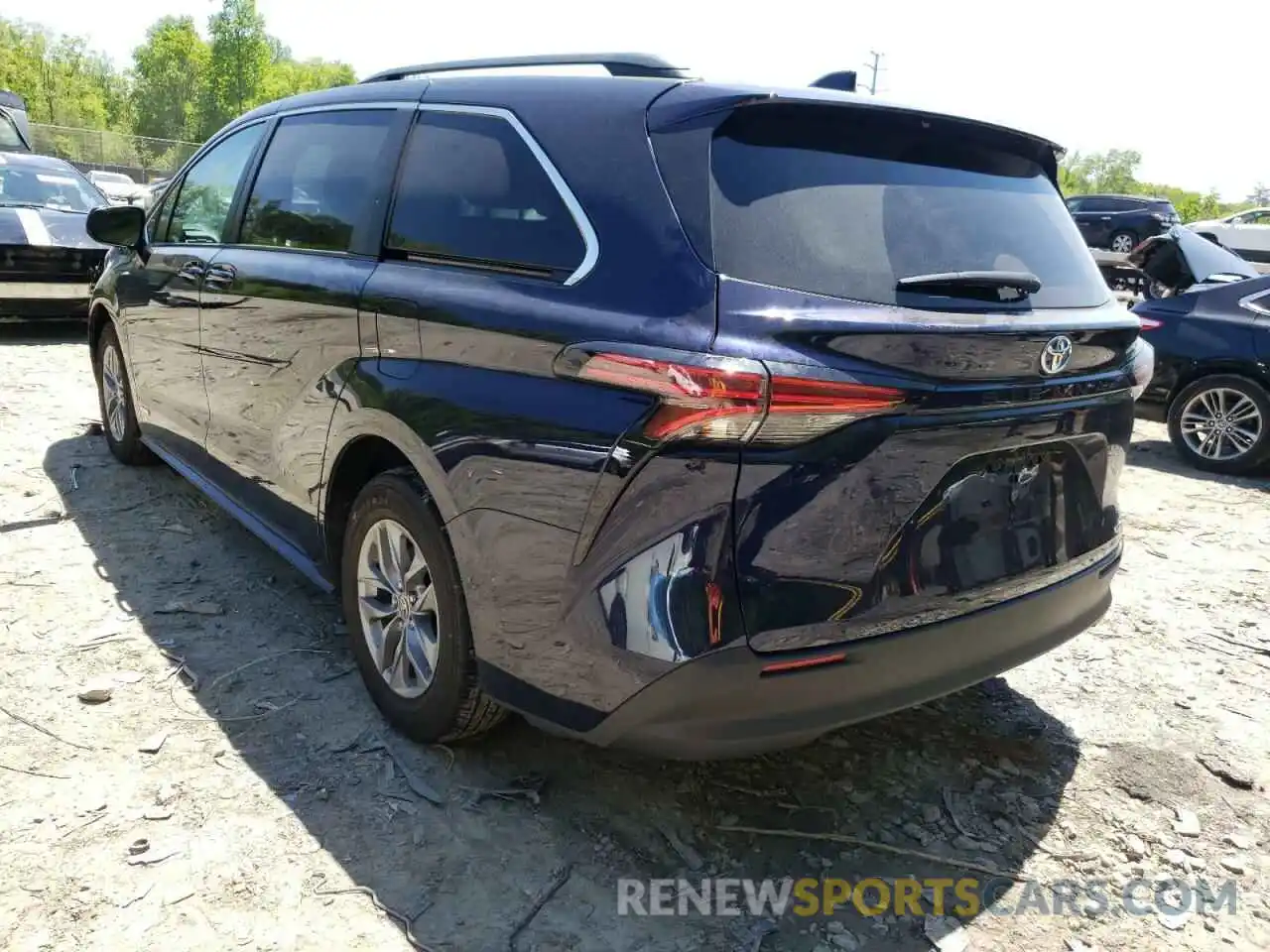 3 Photograph of a damaged car 5TDKRKEC1MS069912 TOYOTA SIENNA 2021