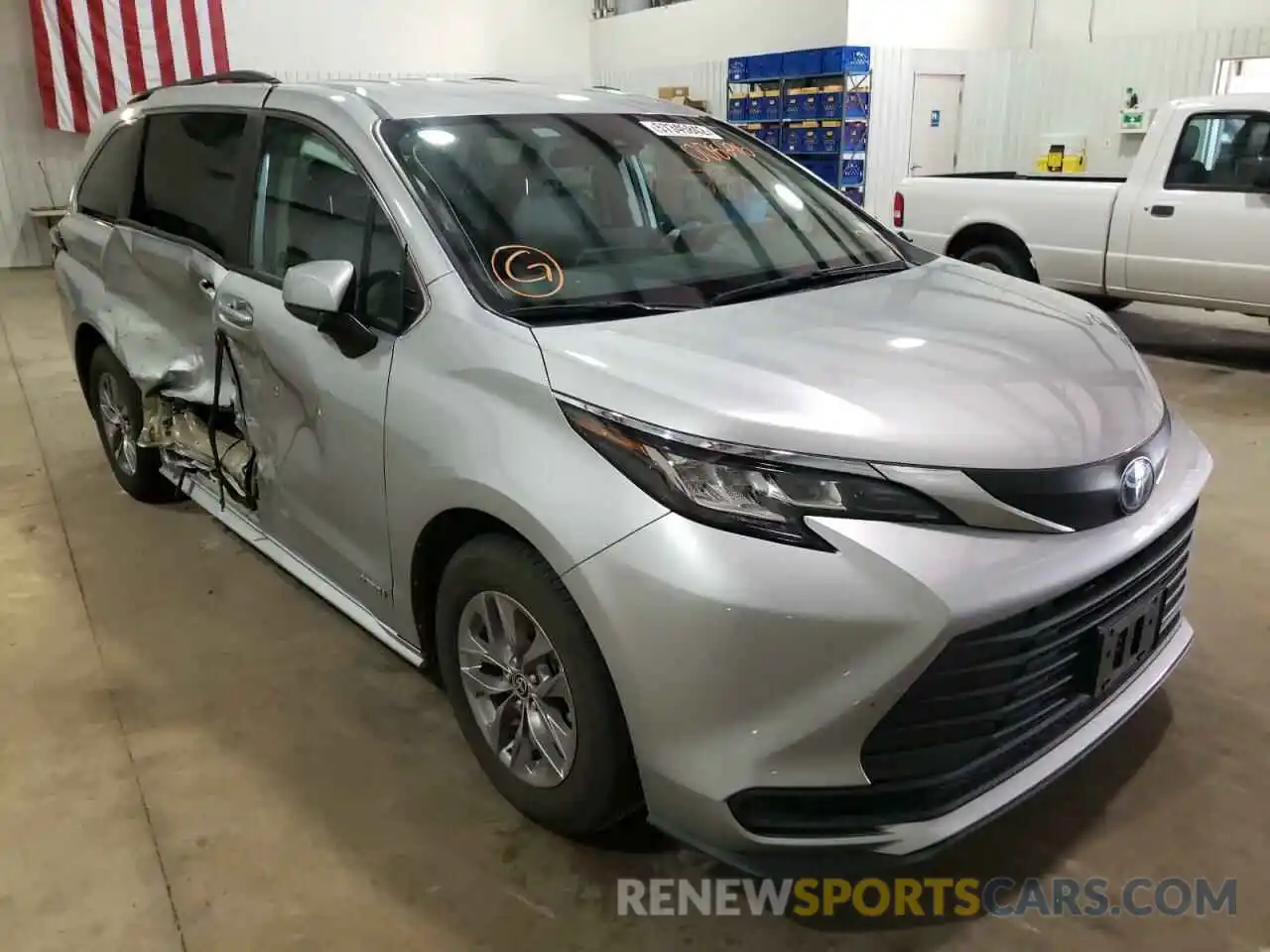 1 Photograph of a damaged car 5TDKRKEC2MS008696 TOYOTA SIENNA 2021