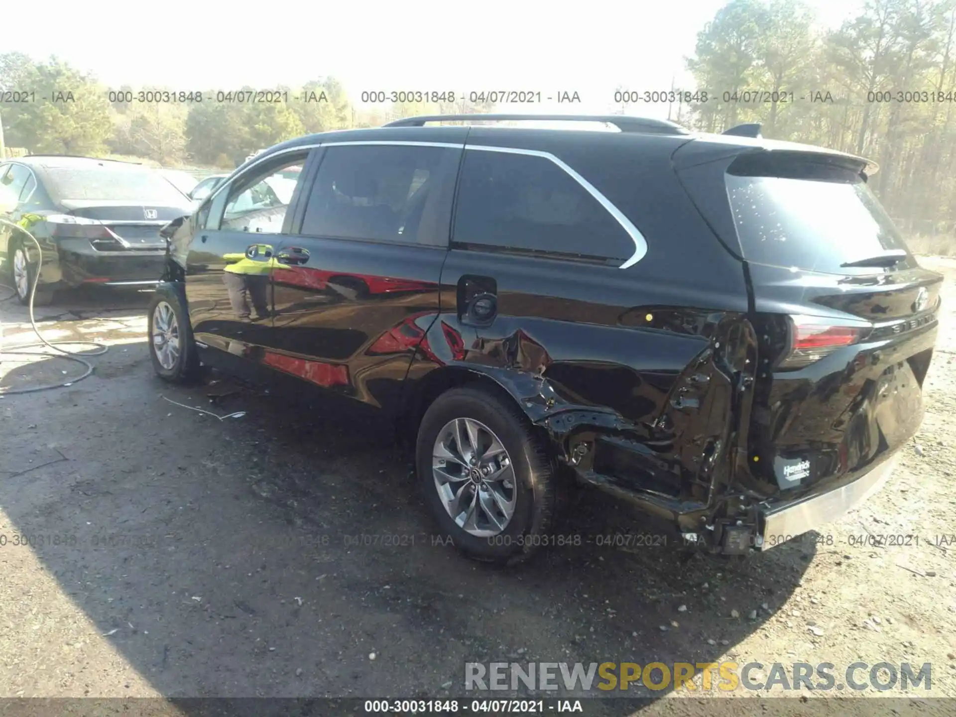 3 Фотография поврежденного автомобиля 5TDKRKEC2MS009587 TOYOTA SIENNA 2021