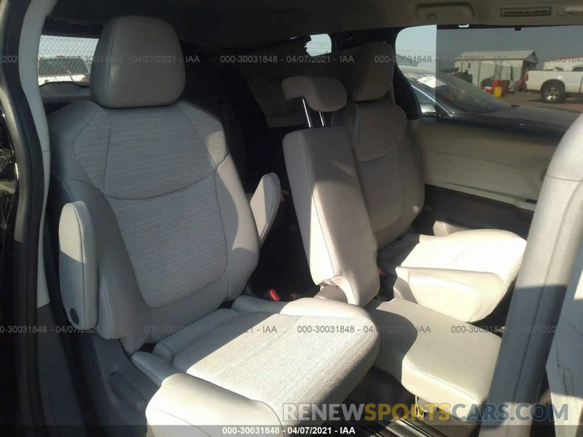 8 Фотография поврежденного автомобиля 5TDKRKEC2MS009587 TOYOTA SIENNA 2021