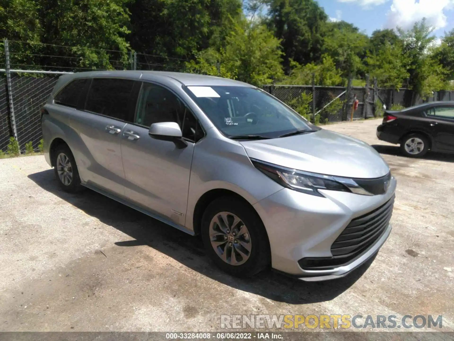 1 Photograph of a damaged car 5TDKRKEC2MS018273 TOYOTA SIENNA 2021