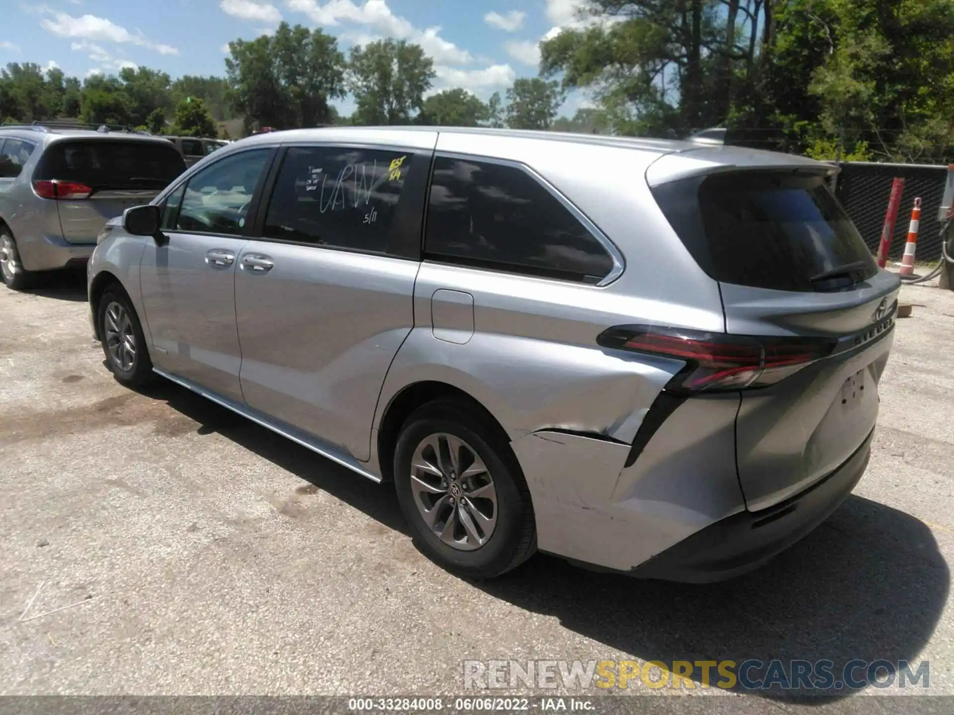 3 Фотография поврежденного автомобиля 5TDKRKEC2MS018273 TOYOTA SIENNA 2021