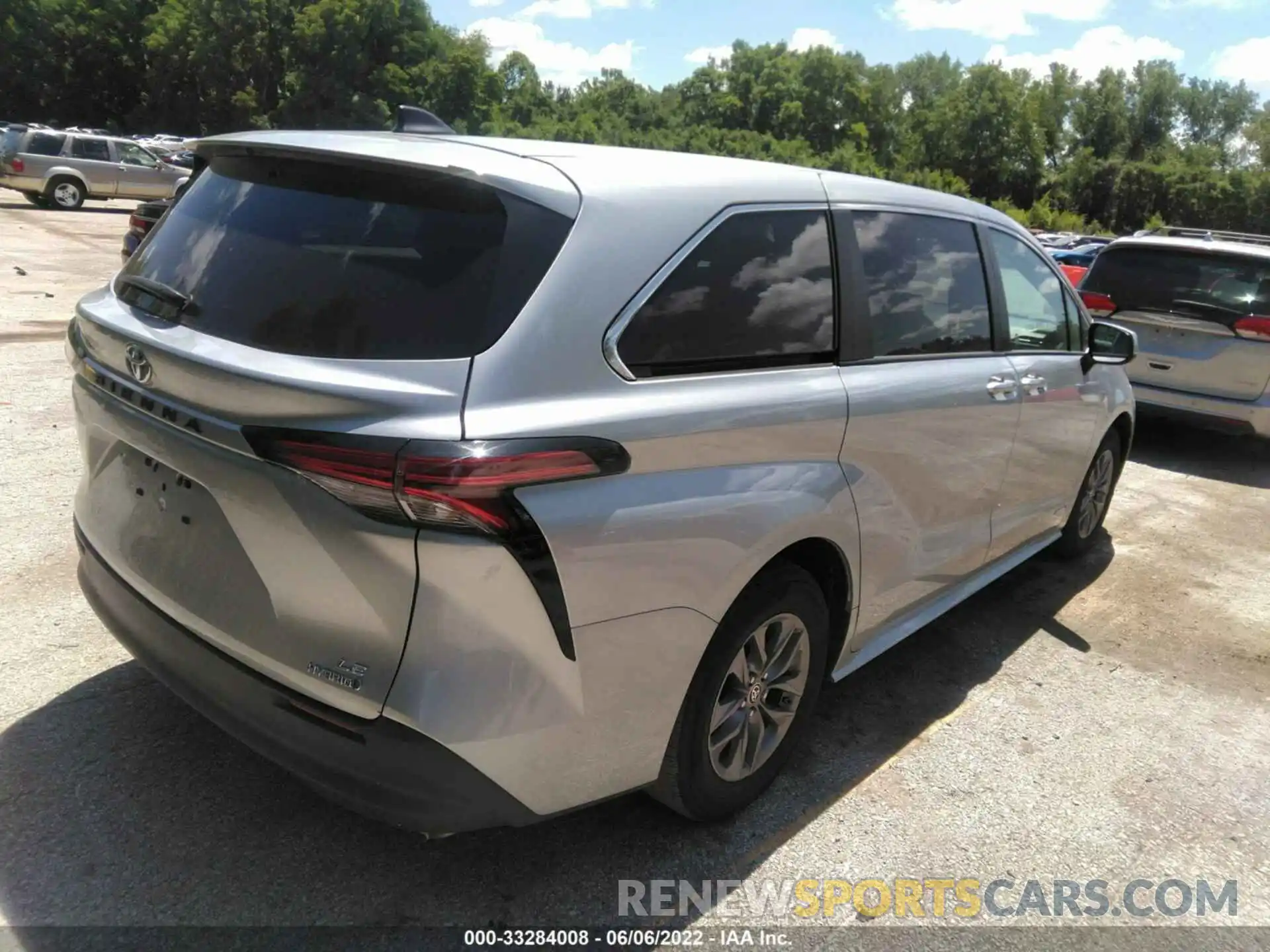 4 Photograph of a damaged car 5TDKRKEC2MS018273 TOYOTA SIENNA 2021