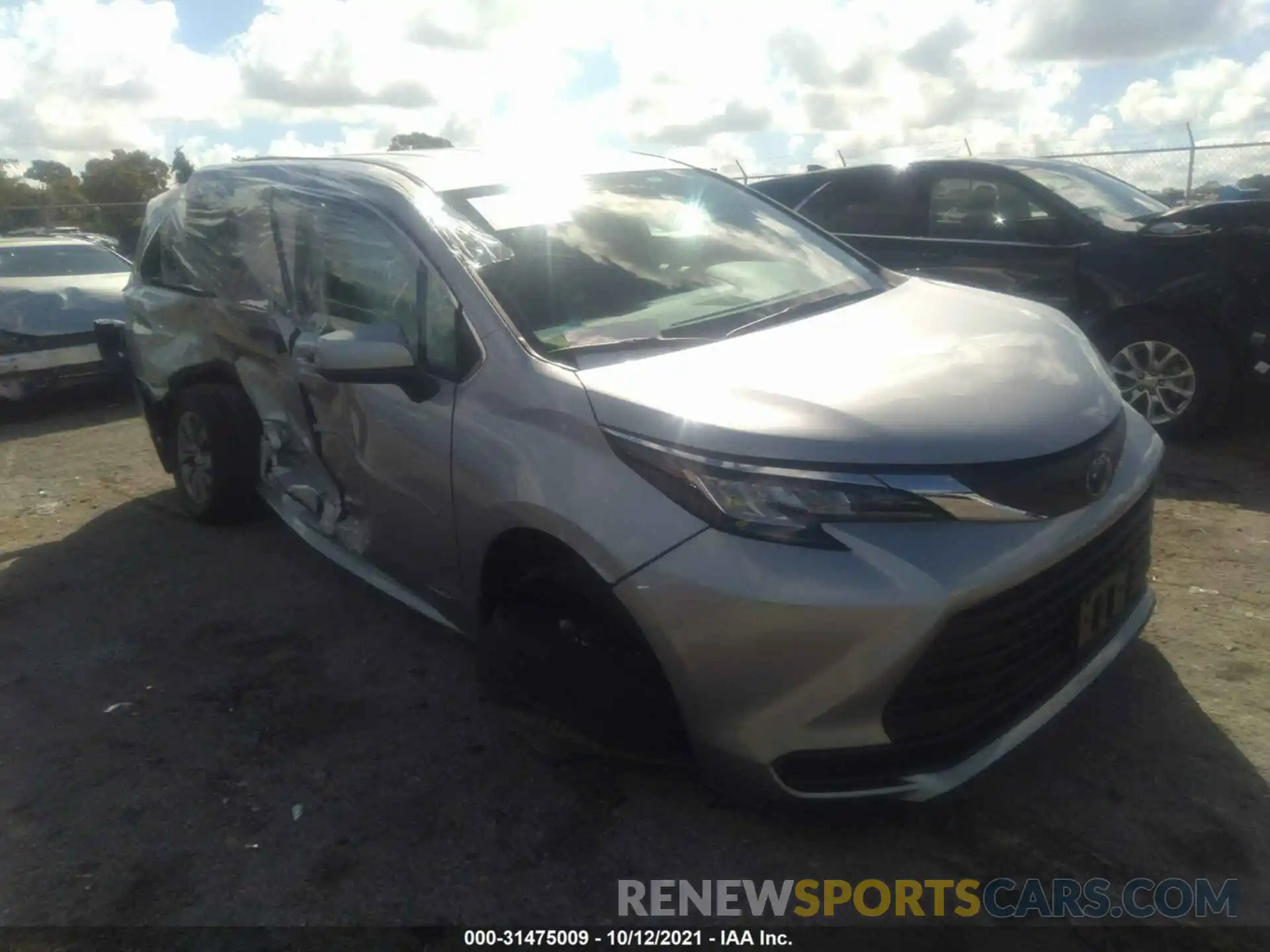 1 Photograph of a damaged car 5TDKRKEC2MS021335 TOYOTA SIENNA 2021