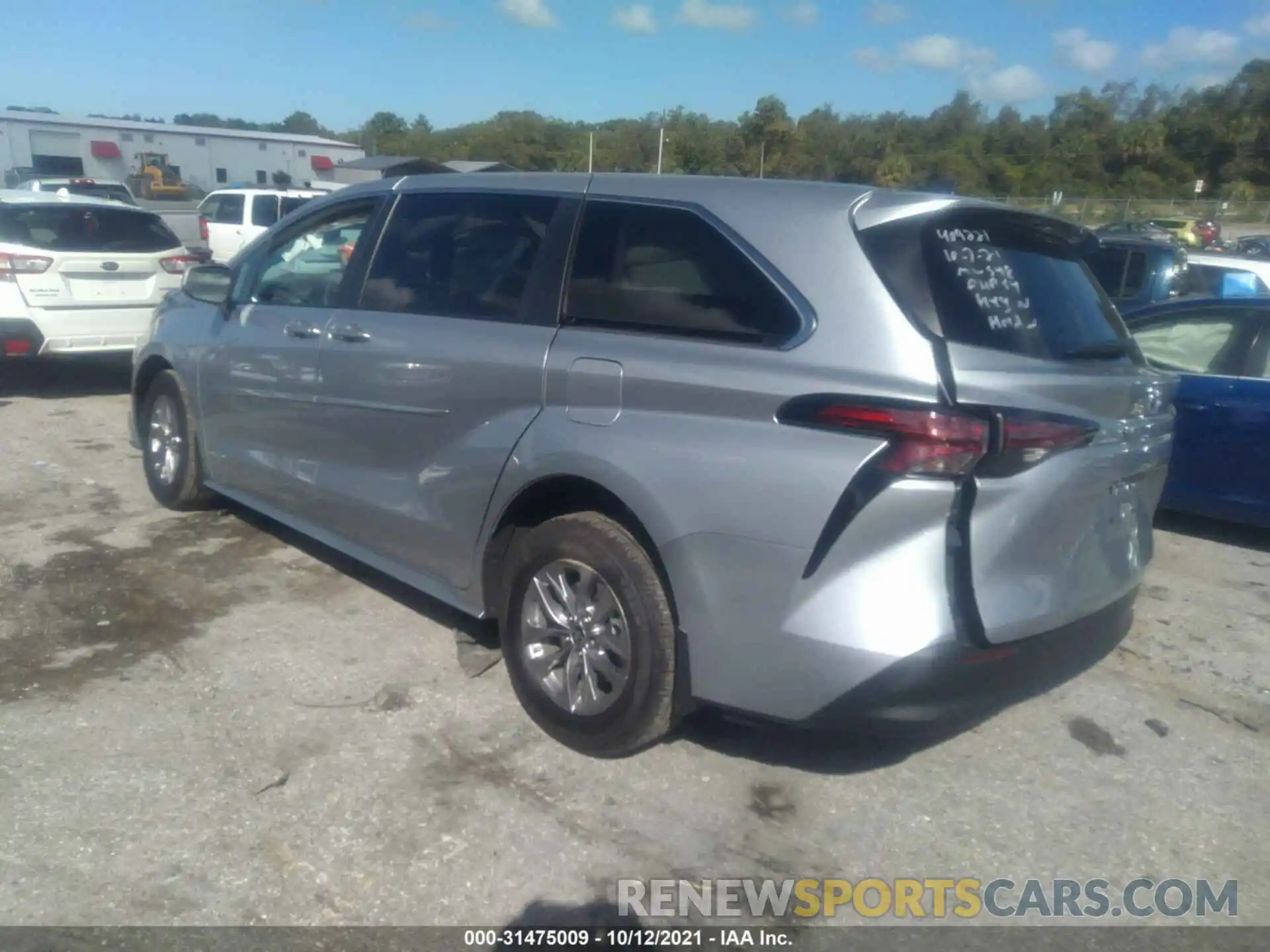 3 Photograph of a damaged car 5TDKRKEC2MS021335 TOYOTA SIENNA 2021