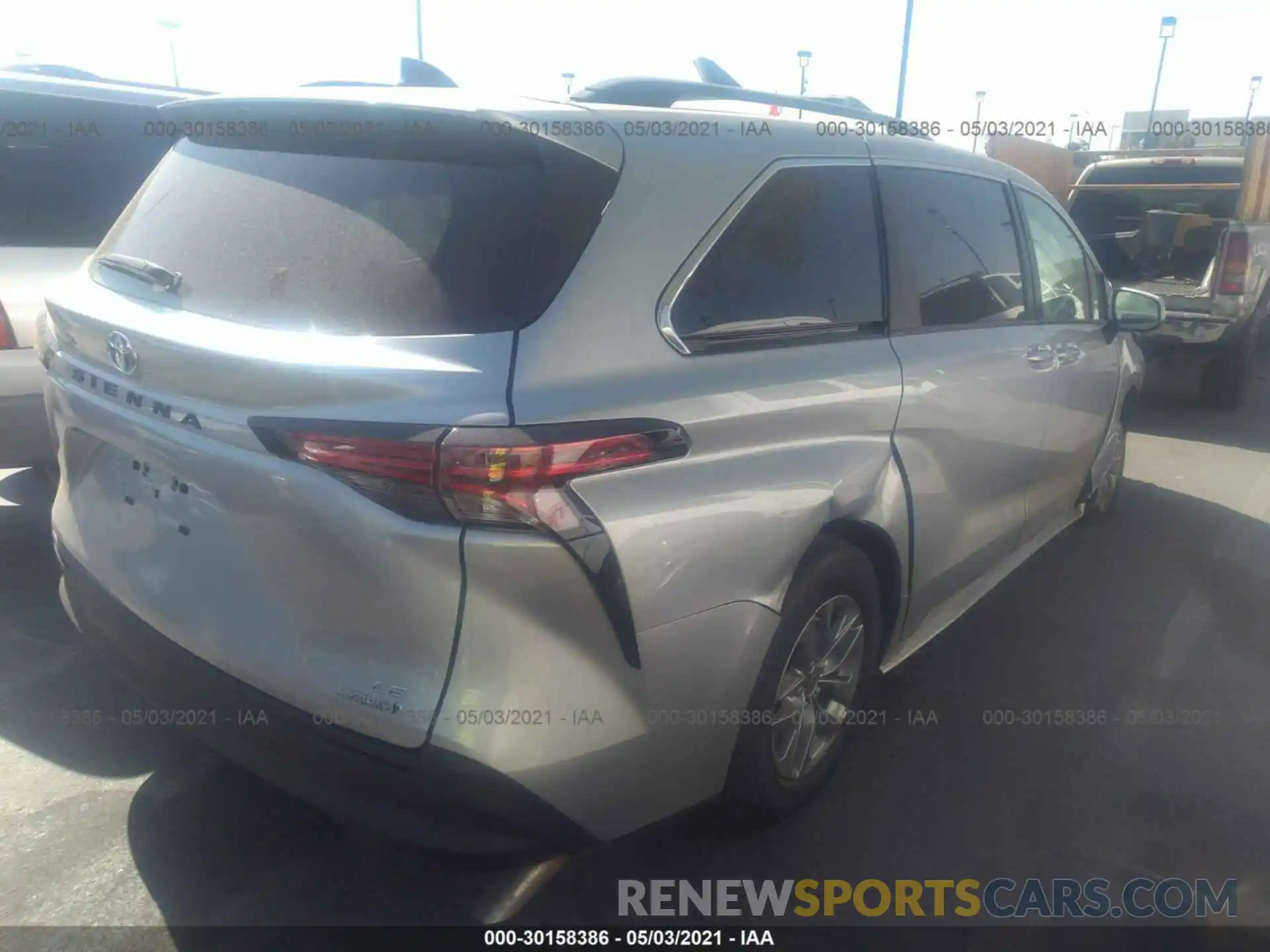 4 Photograph of a damaged car 5TDKRKEC2MS021626 TOYOTA SIENNA 2021