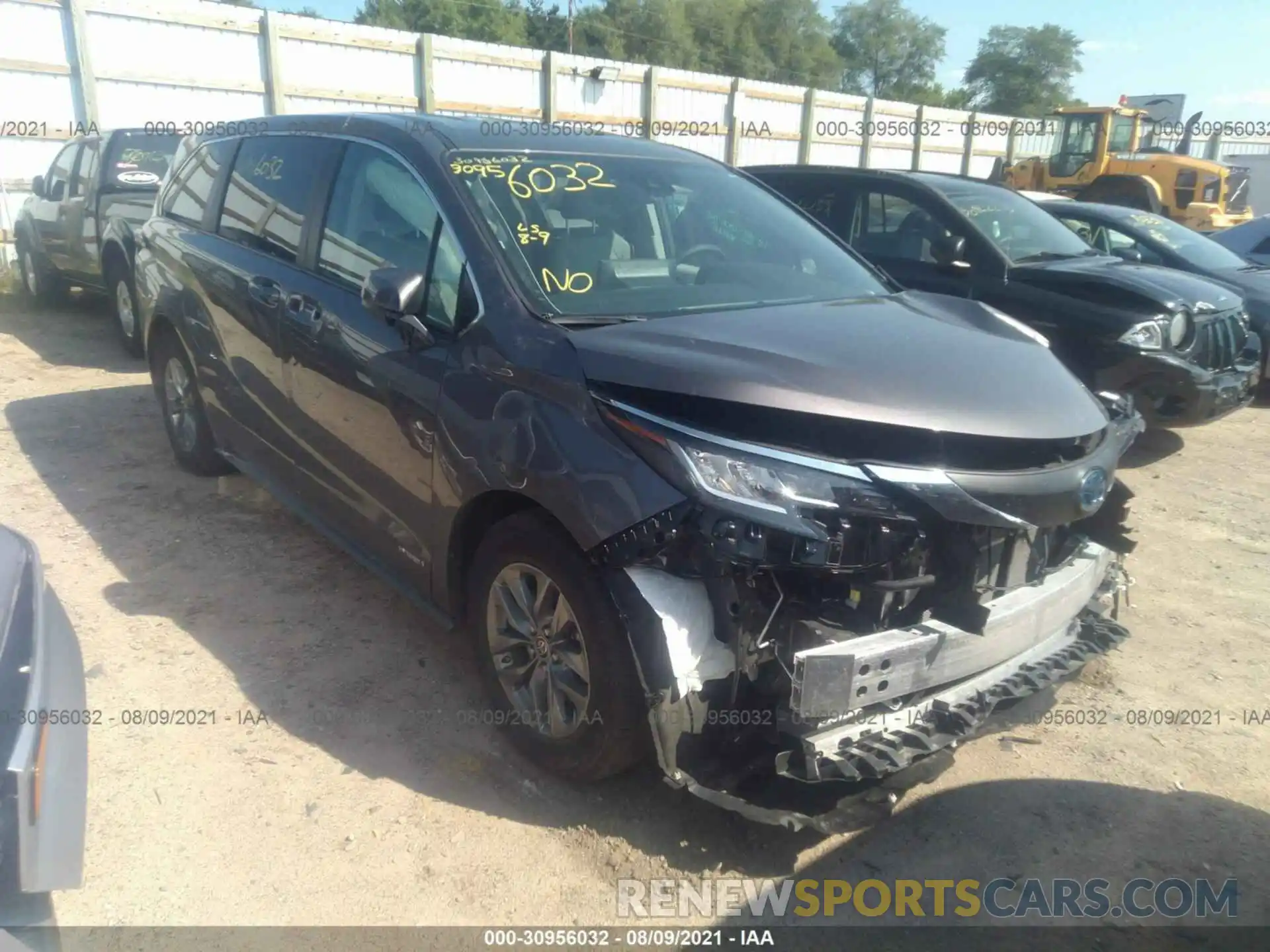 1 Фотография поврежденного автомобиля 5TDKRKEC2MS025143 TOYOTA SIENNA 2021