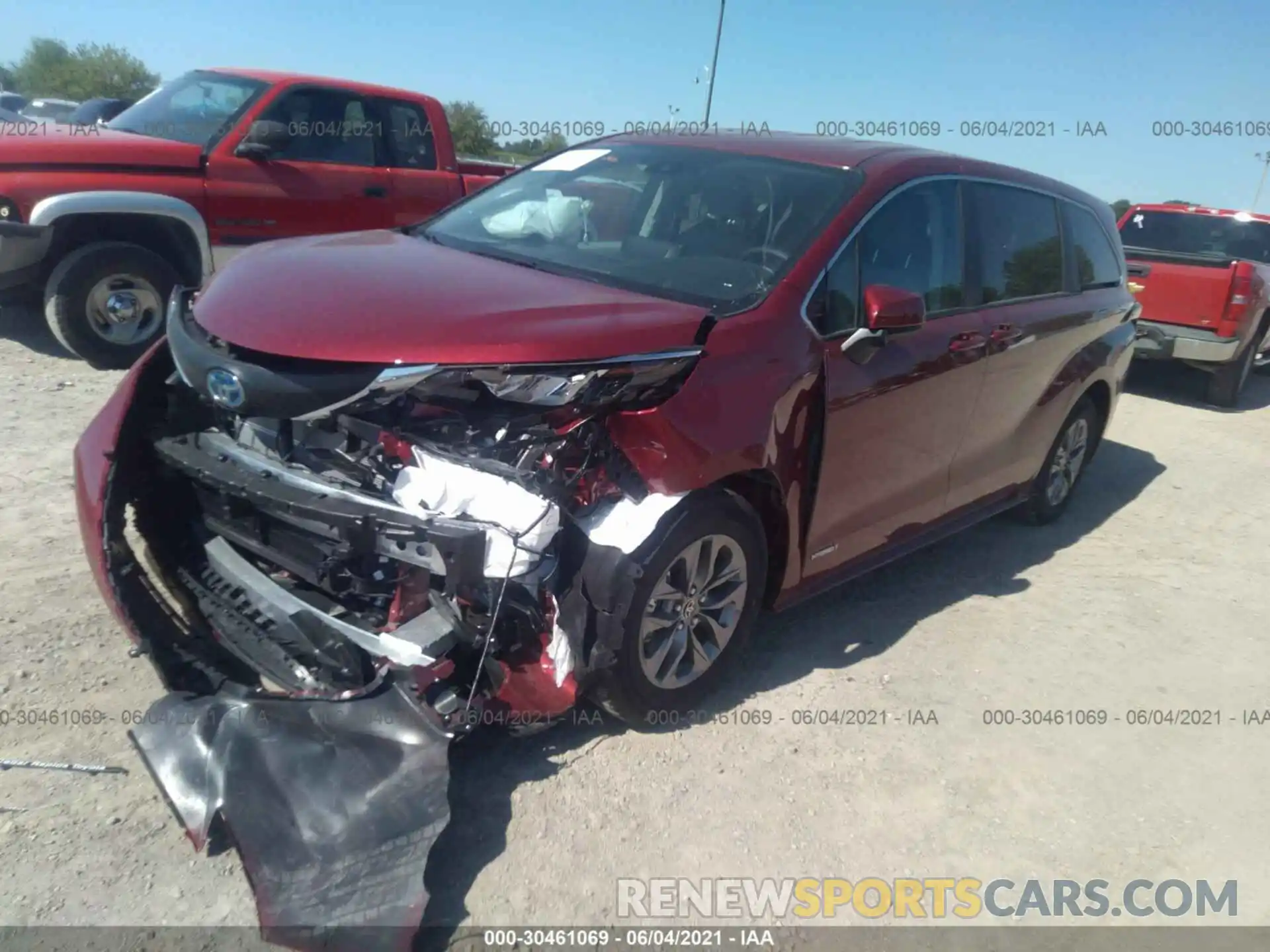 2 Photograph of a damaged car 5TDKRKEC2MS026129 TOYOTA SIENNA 2021