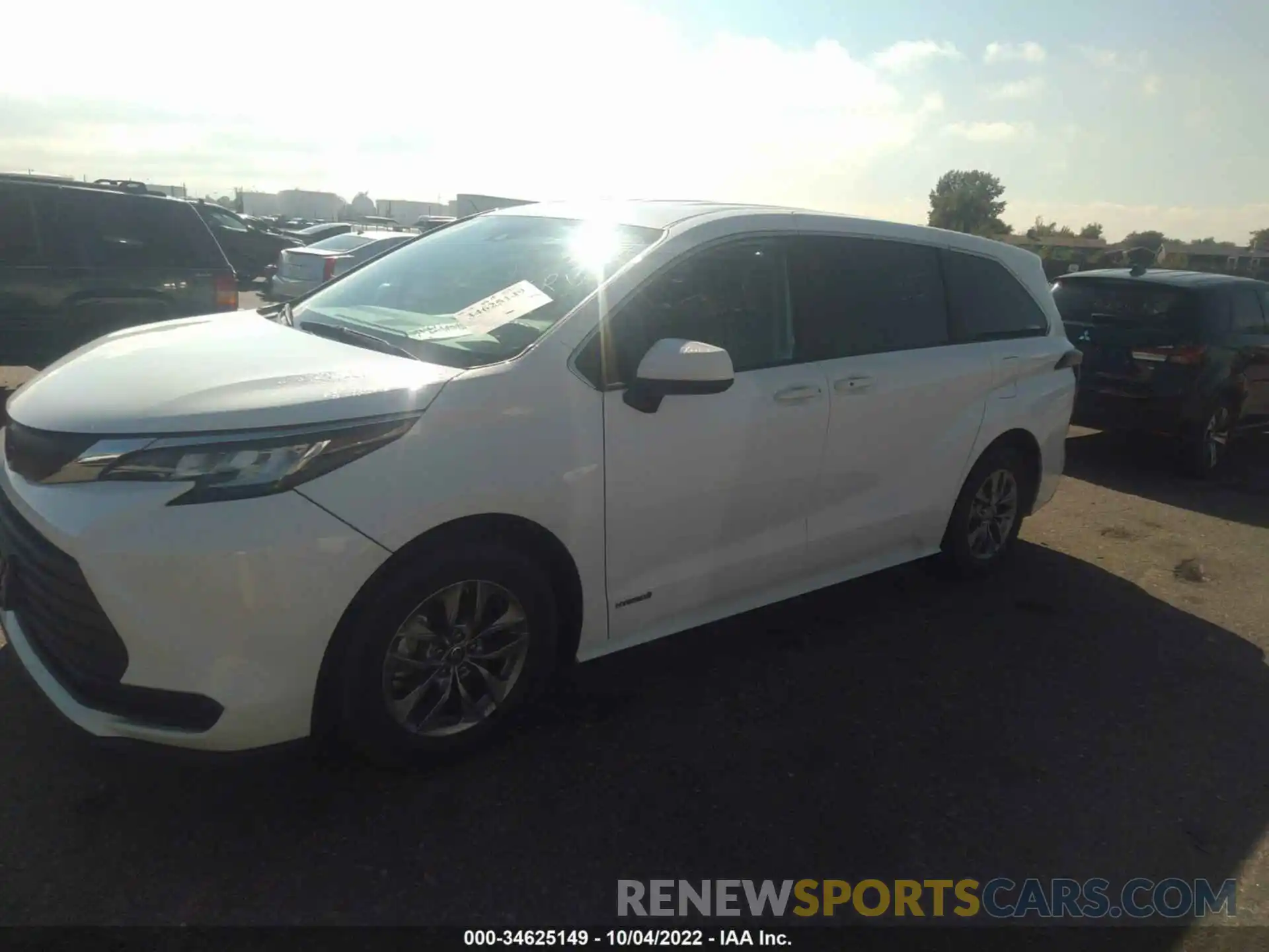 2 Photograph of a damaged car 5TDKRKEC2MS035929 TOYOTA SIENNA 2021