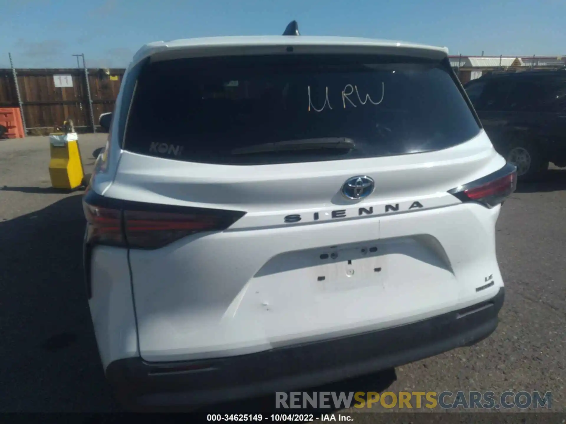 6 Photograph of a damaged car 5TDKRKEC2MS035929 TOYOTA SIENNA 2021